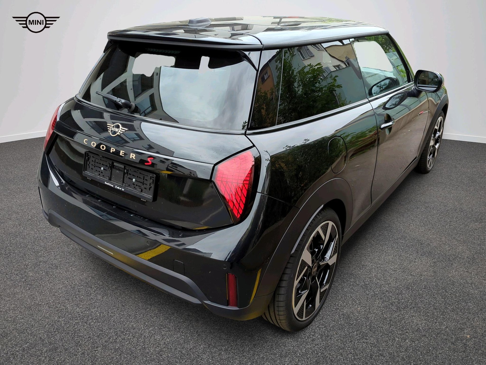 MINI Cooper S (3d)-showroom-element-3