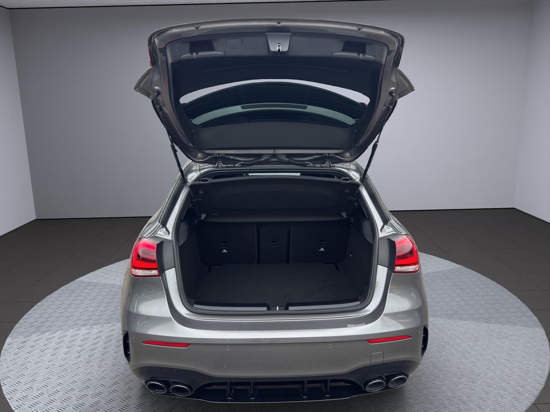 MERCEDES-BENZ A 45 S AMG 4Matic+ Speedshift-image-17