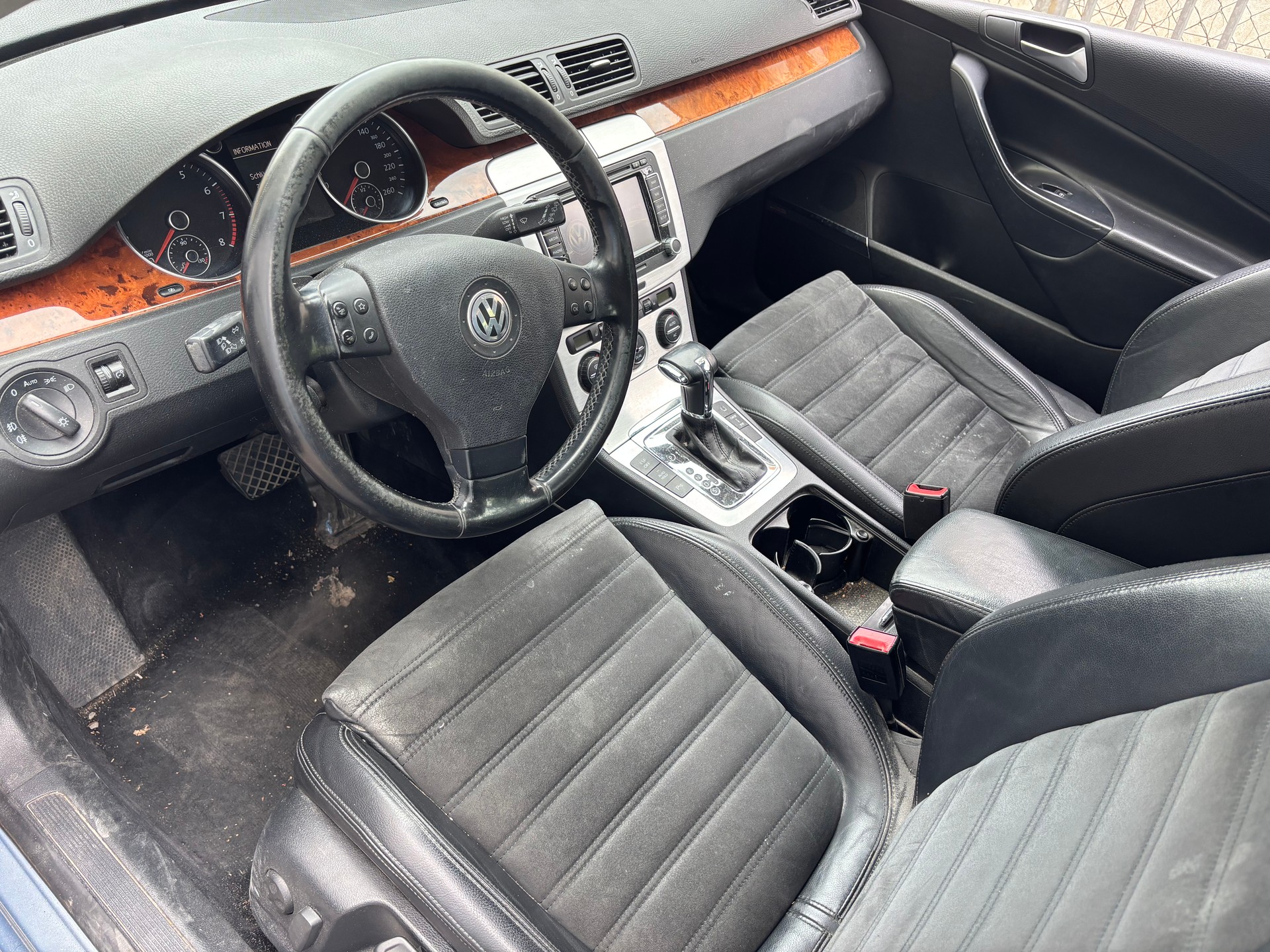 VW PASSAT-image-8