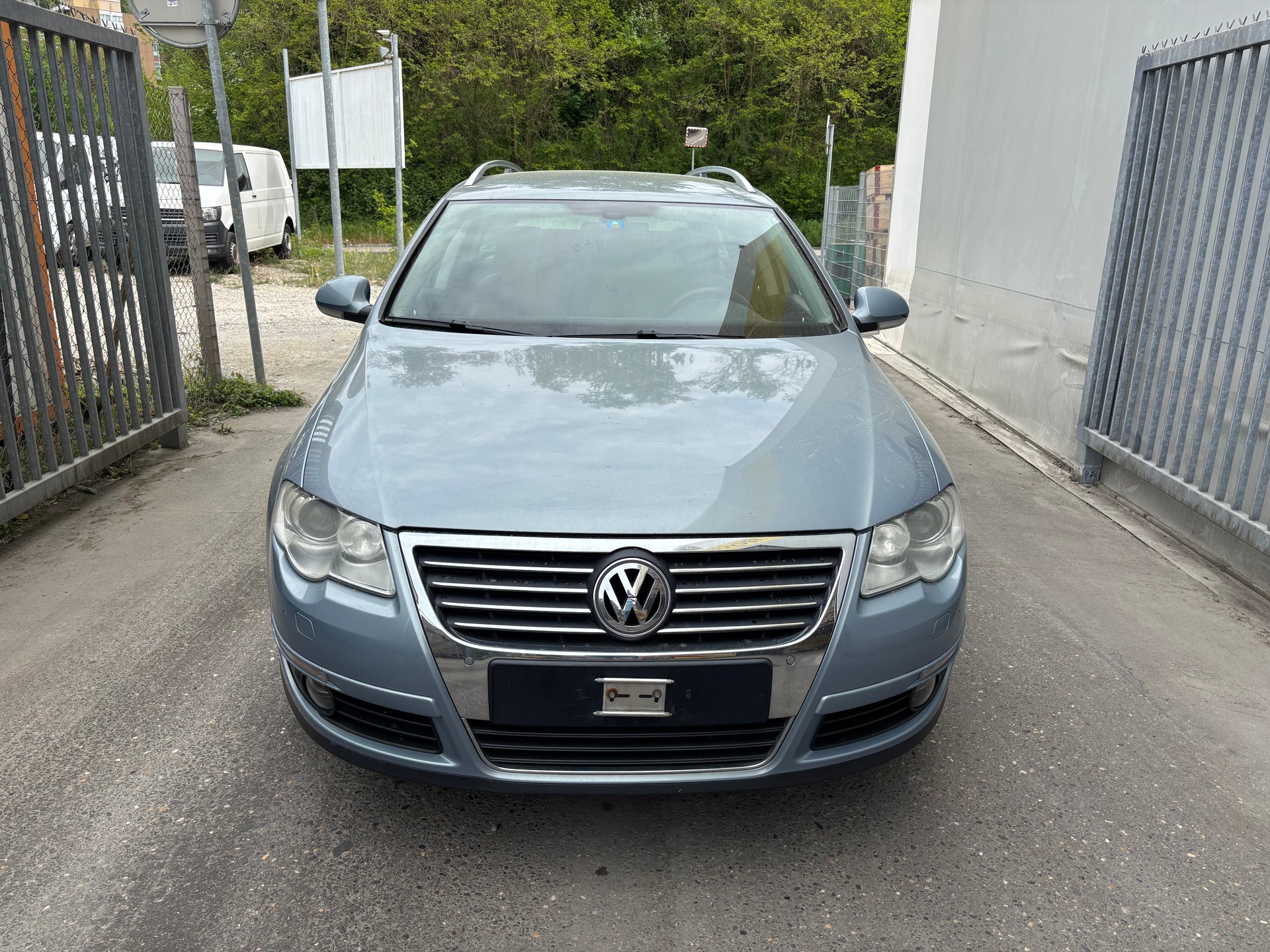 VW PASSAT-image-4
