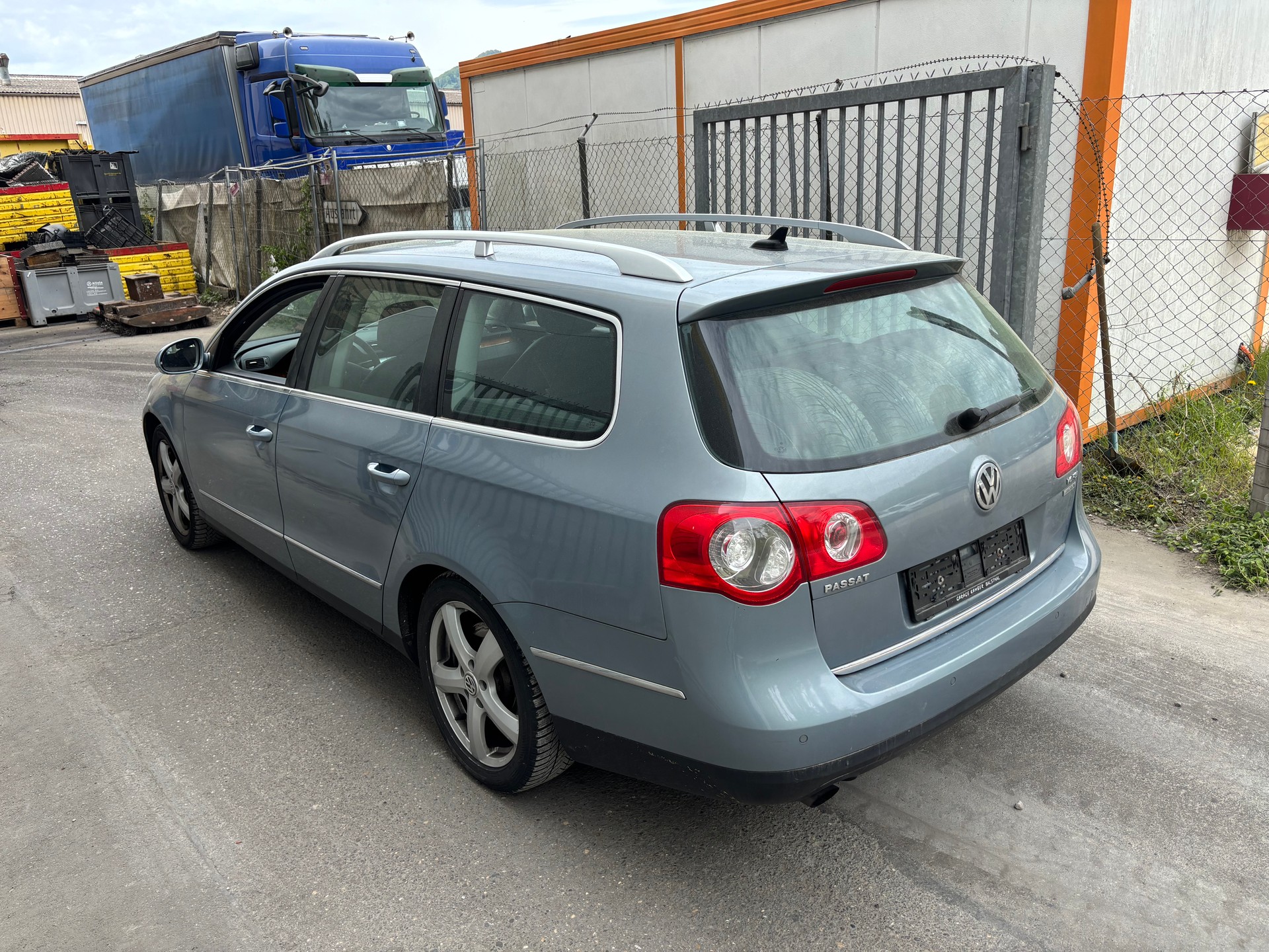 VW PASSAT-image-2