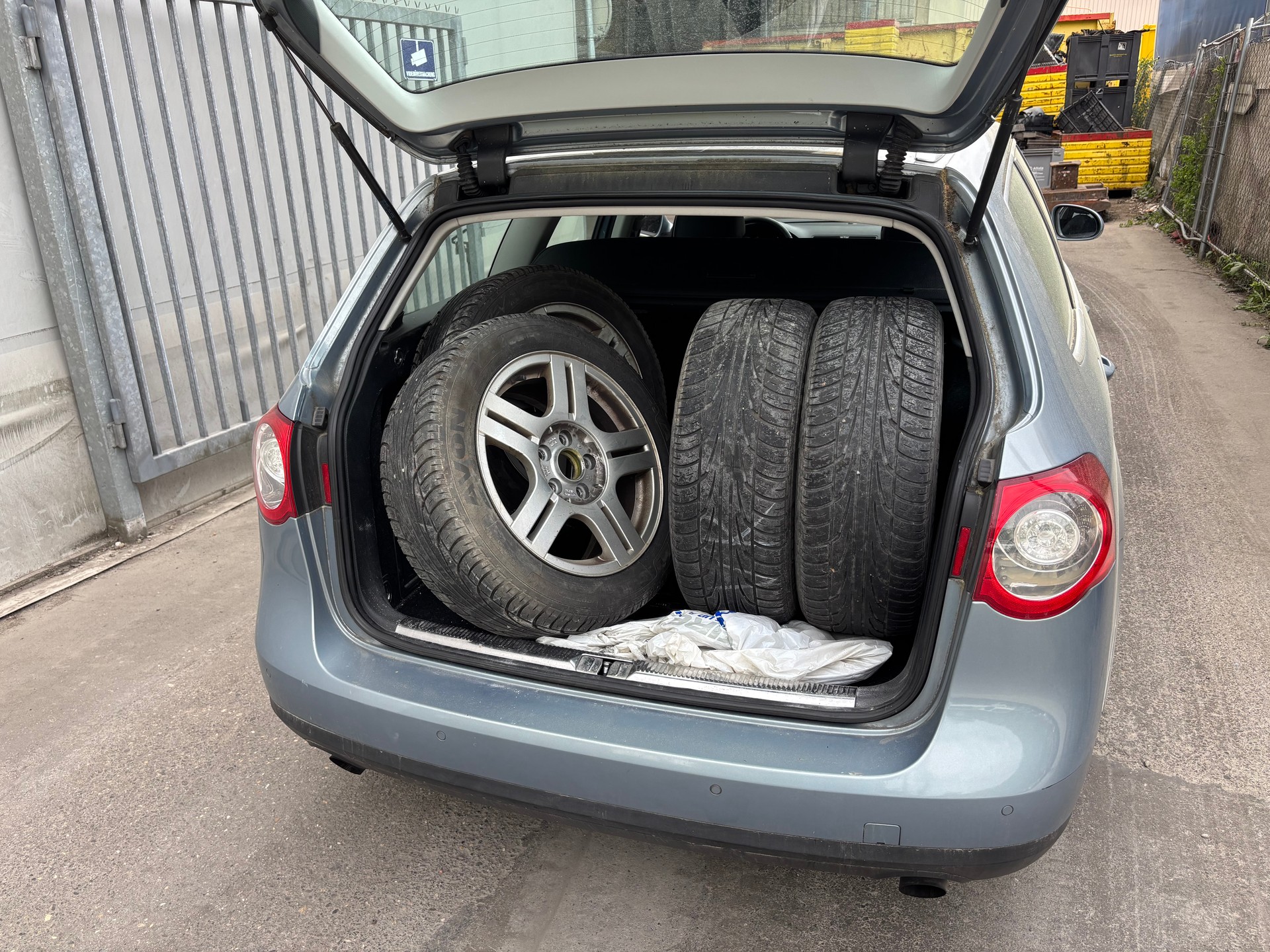 VW PASSAT-image-6
