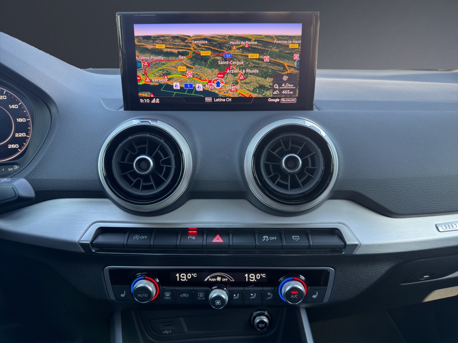 AUDI Q2 35 TFSI advanced S-tronic-image-10