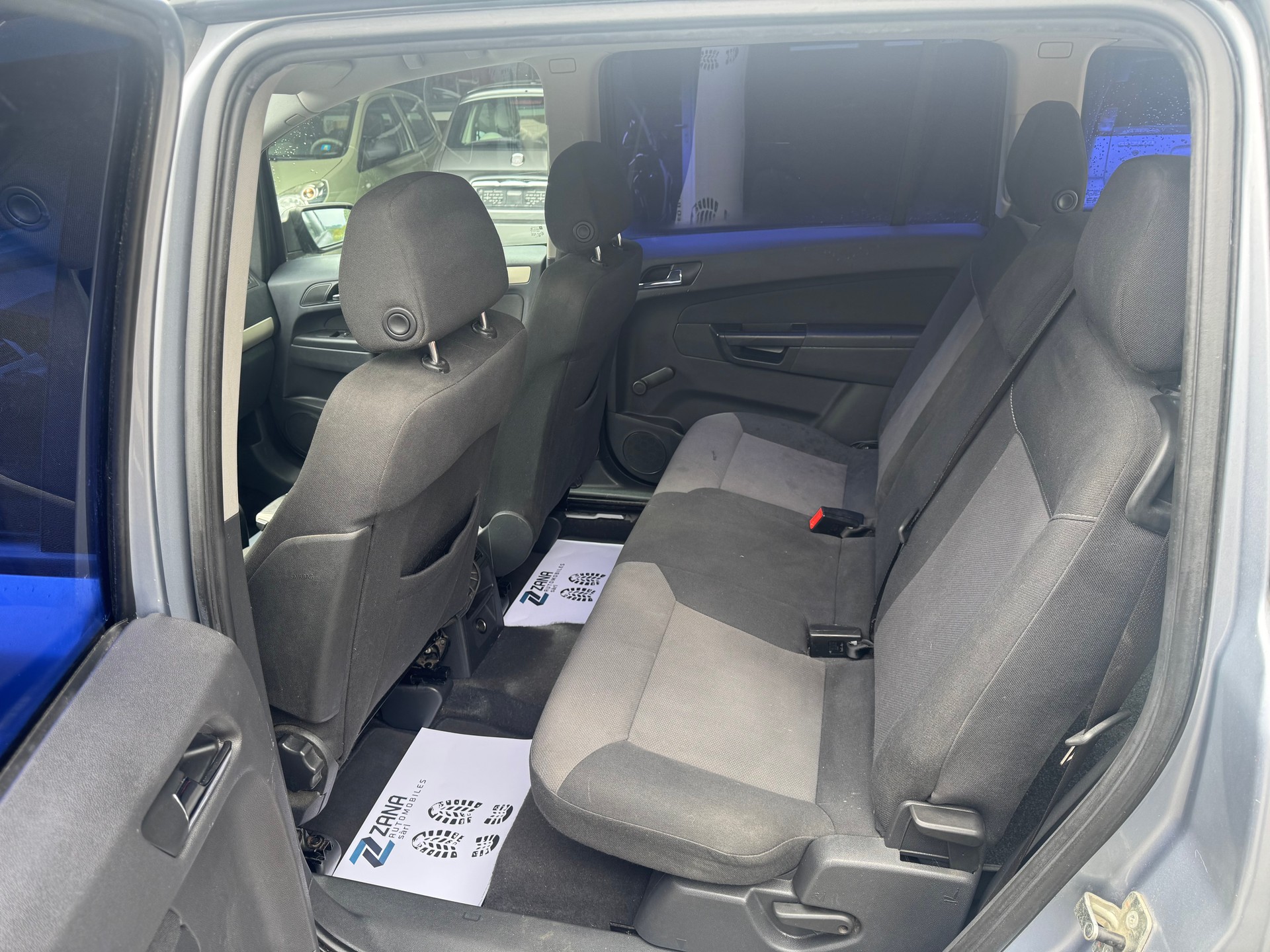 OPEL Zafira 1.8i 16V Cosmo-image-11