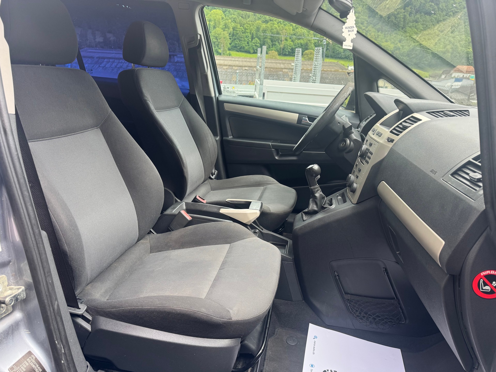 OPEL Zafira 1.8i 16V Cosmo-image-8