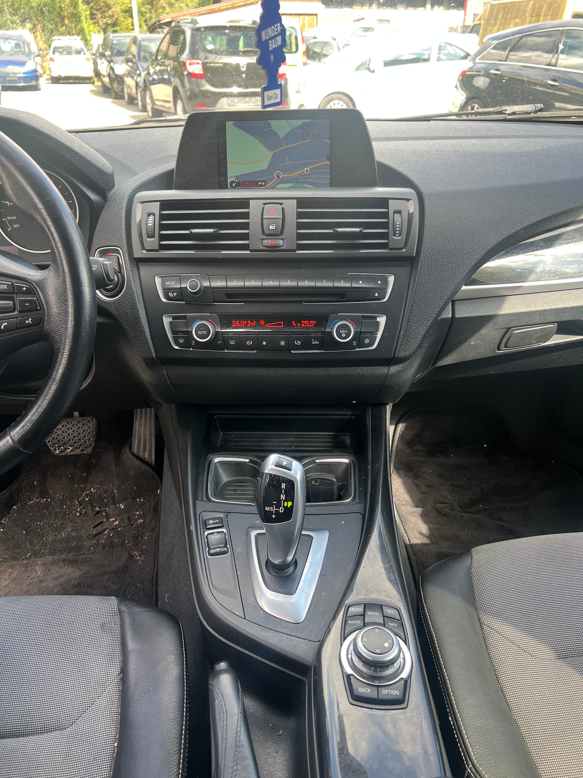 BMW 118i Sport Line Steptronic-image-9