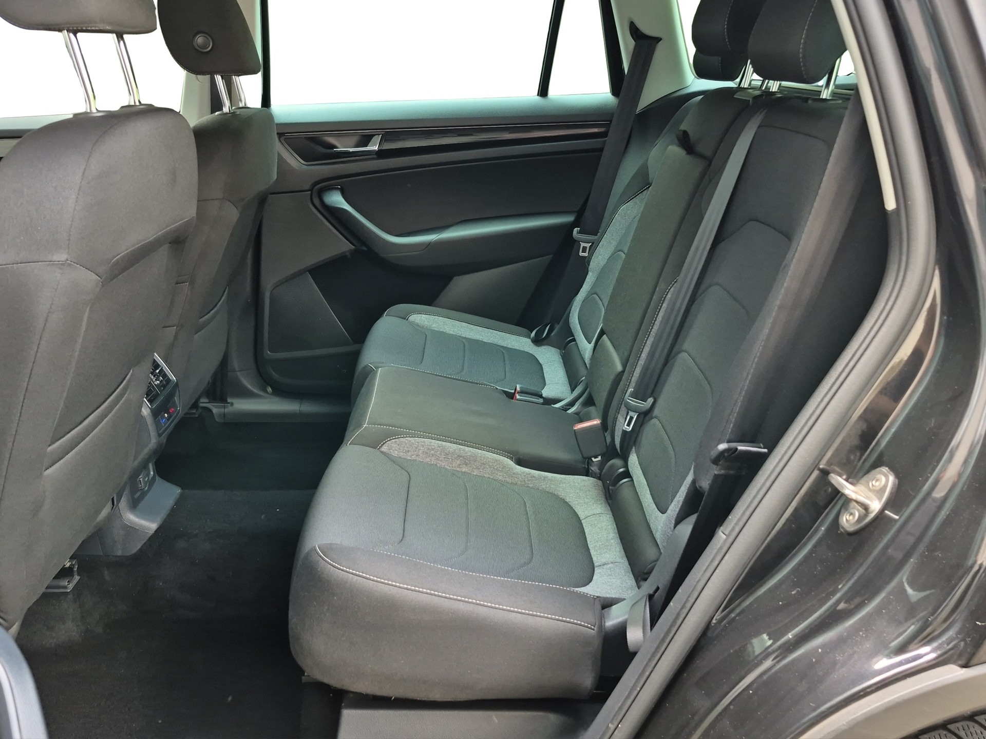 SKODA Kodiaq 2.0 TDI SCR Clever 4x4 DSG *Anhängerkupplung*-image-8