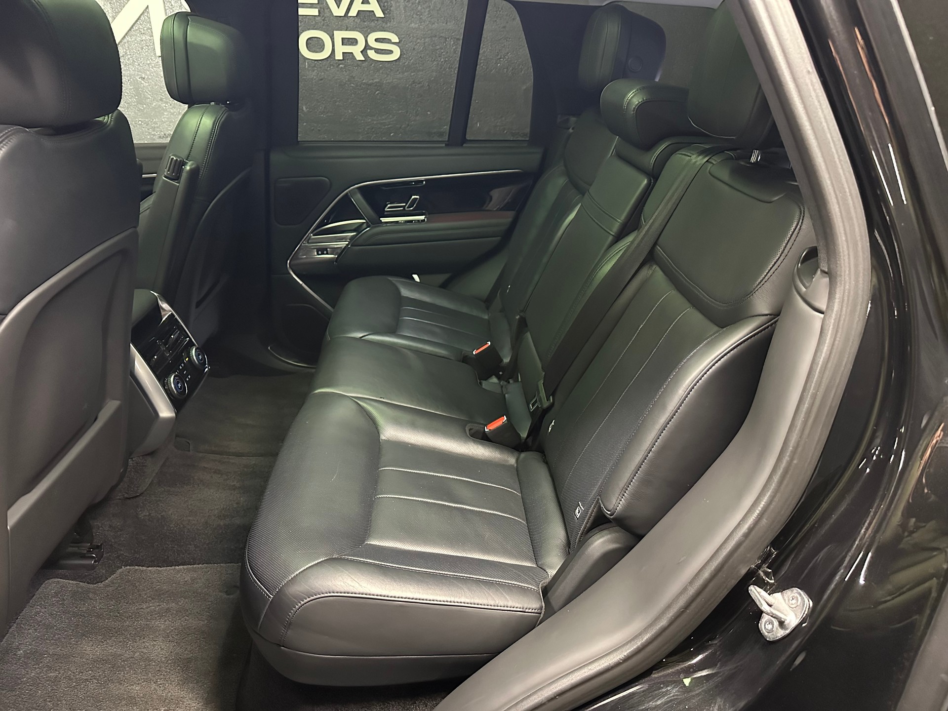 LAND ROVER Range Rover D350 3.0D I6 MHEV Autobiography Automatic-image-8