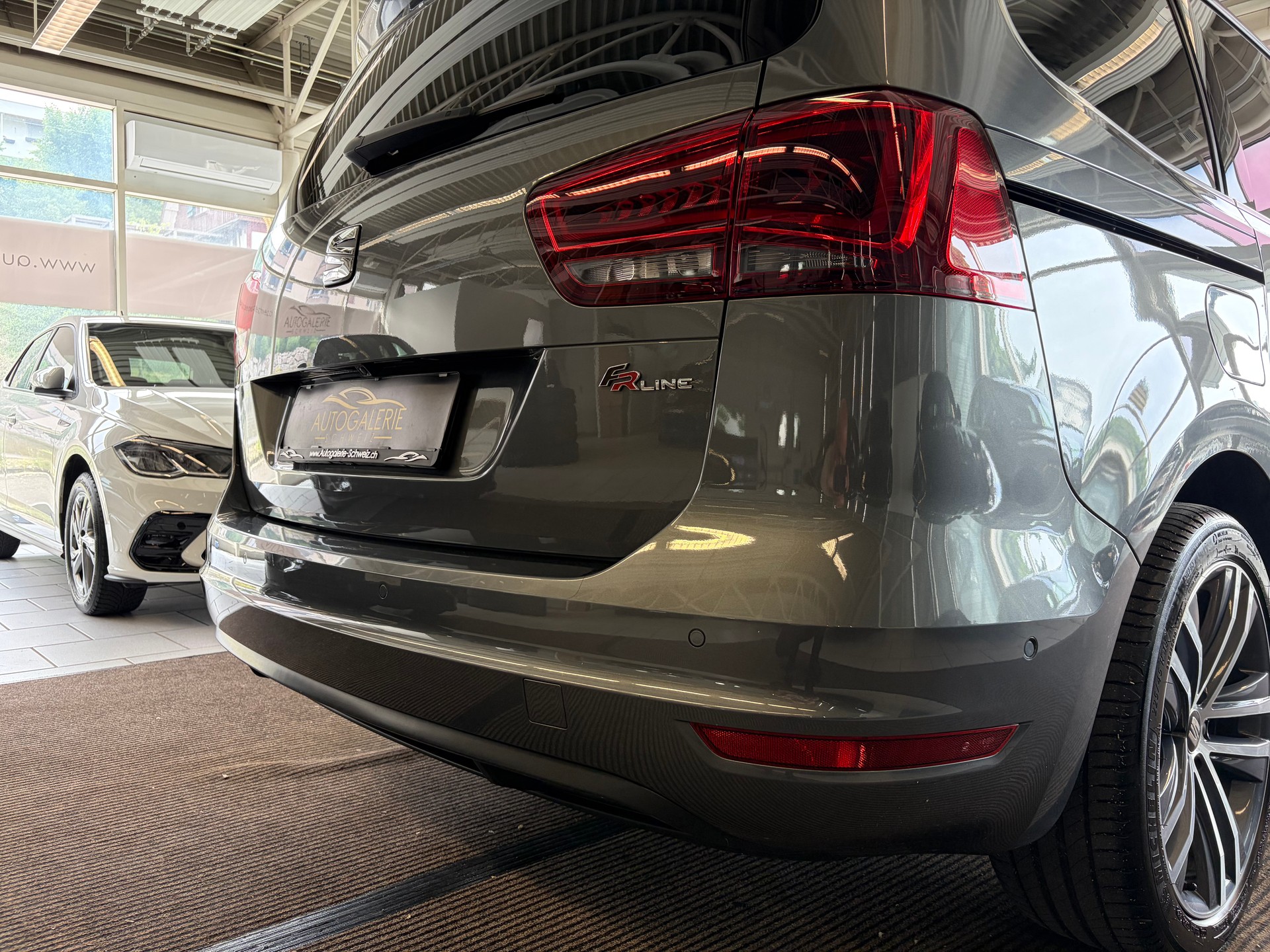 SEAT Alhambra 2.0 TSI FR Line DSG | CH Fahrzeug | Massage & Memory | Elektr. Türen | Family mit Kindersitz |-image-31