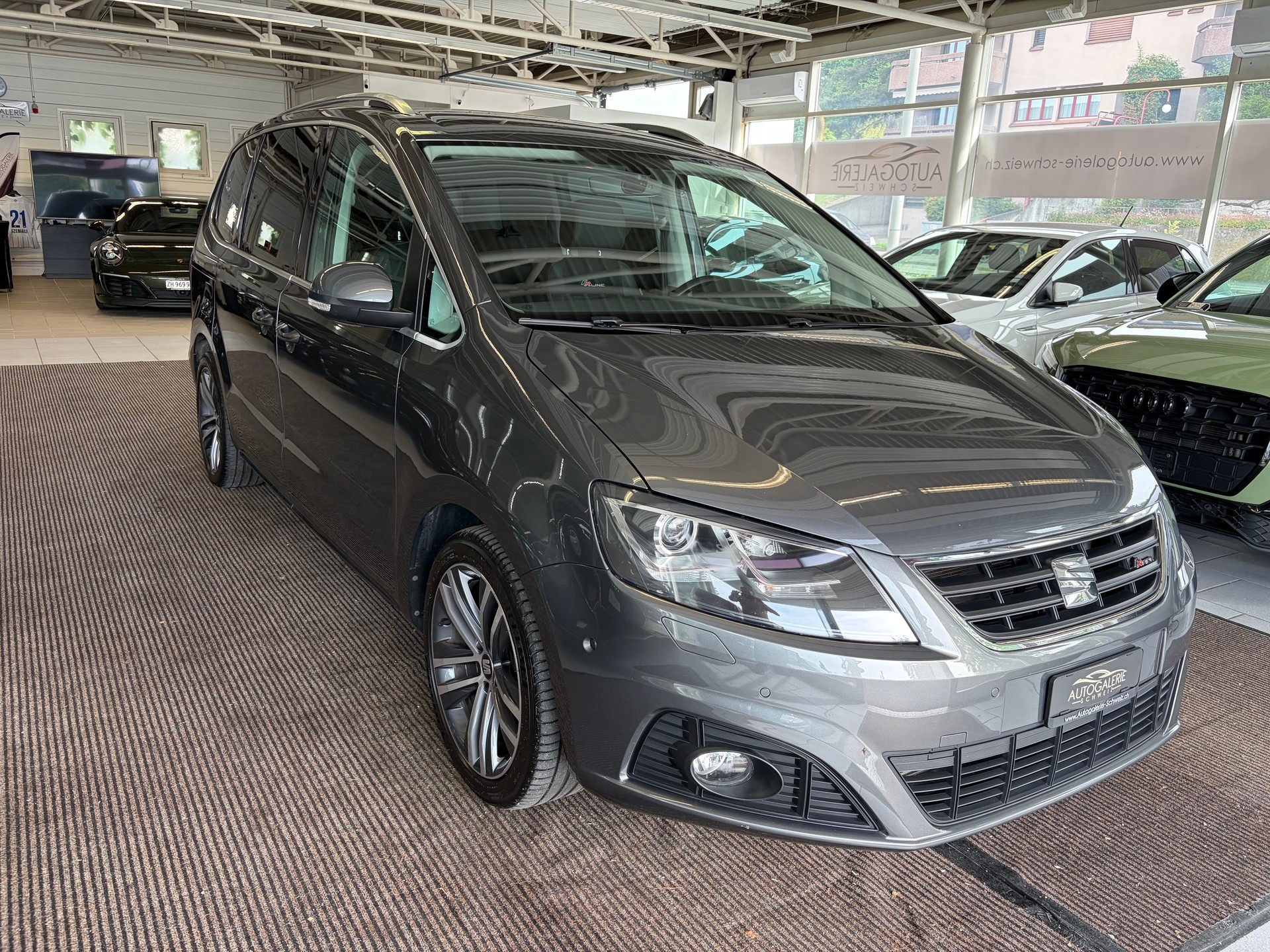 SEAT Alhambra 2.0 TSI FR Line DSG | CH Fahrzeug | Massage & Memory | Elektr. Türen | Family mit Kindersitz |-image-37