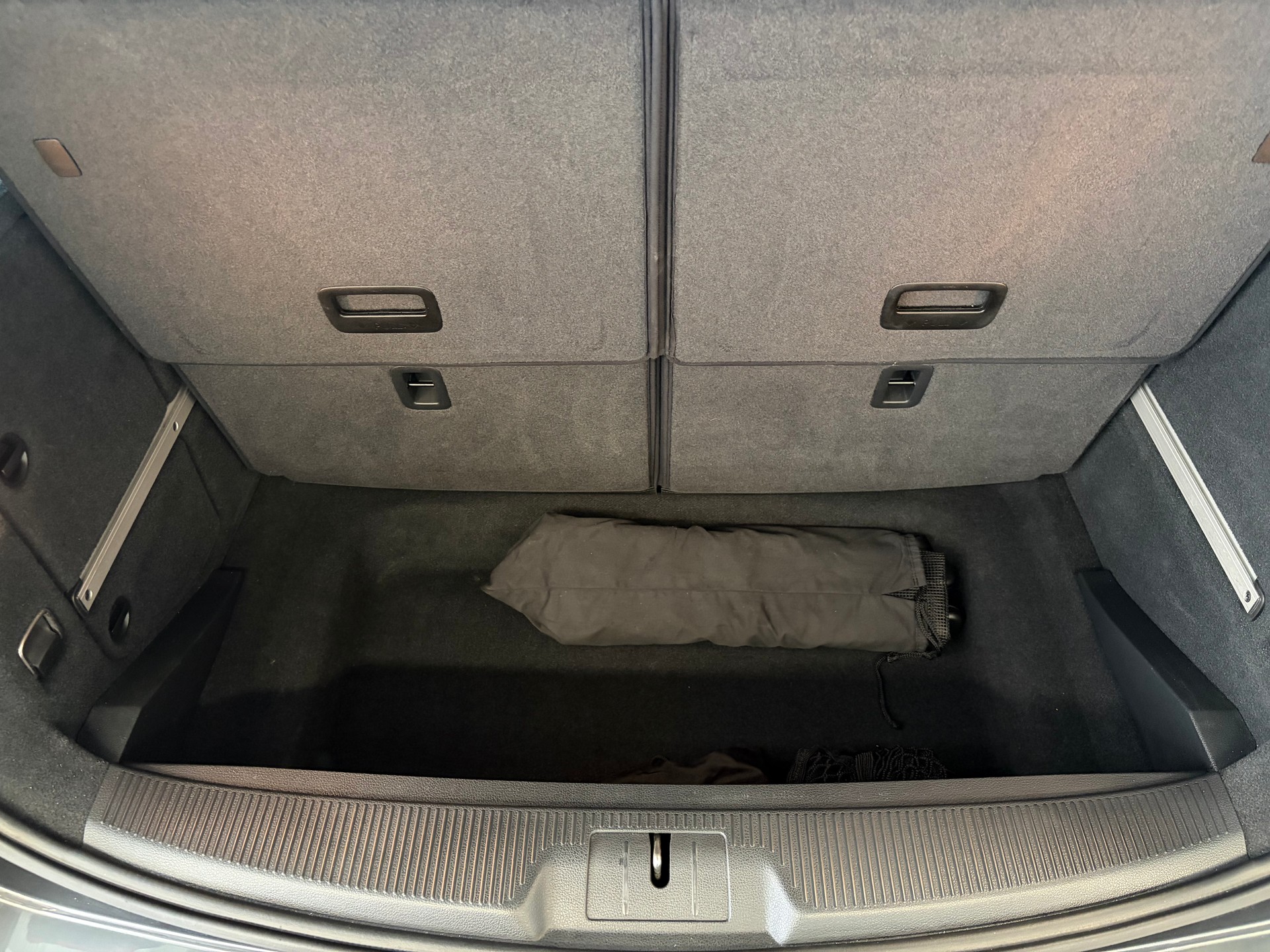SEAT Alhambra 2.0 TSI FR Line DSG | CH Fahrzeug | Massage & Memory | Elektr. Türen | Family mit Kindersitz |-image-27