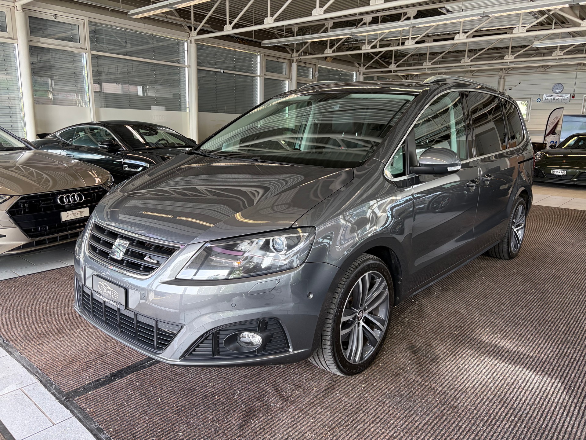 SEAT Alhambra 2.0 TSI FR Line DSG | CH Fahrzeug | Massage & Memory | Elektr. Türen | Family mit Kindersitz |-image-8