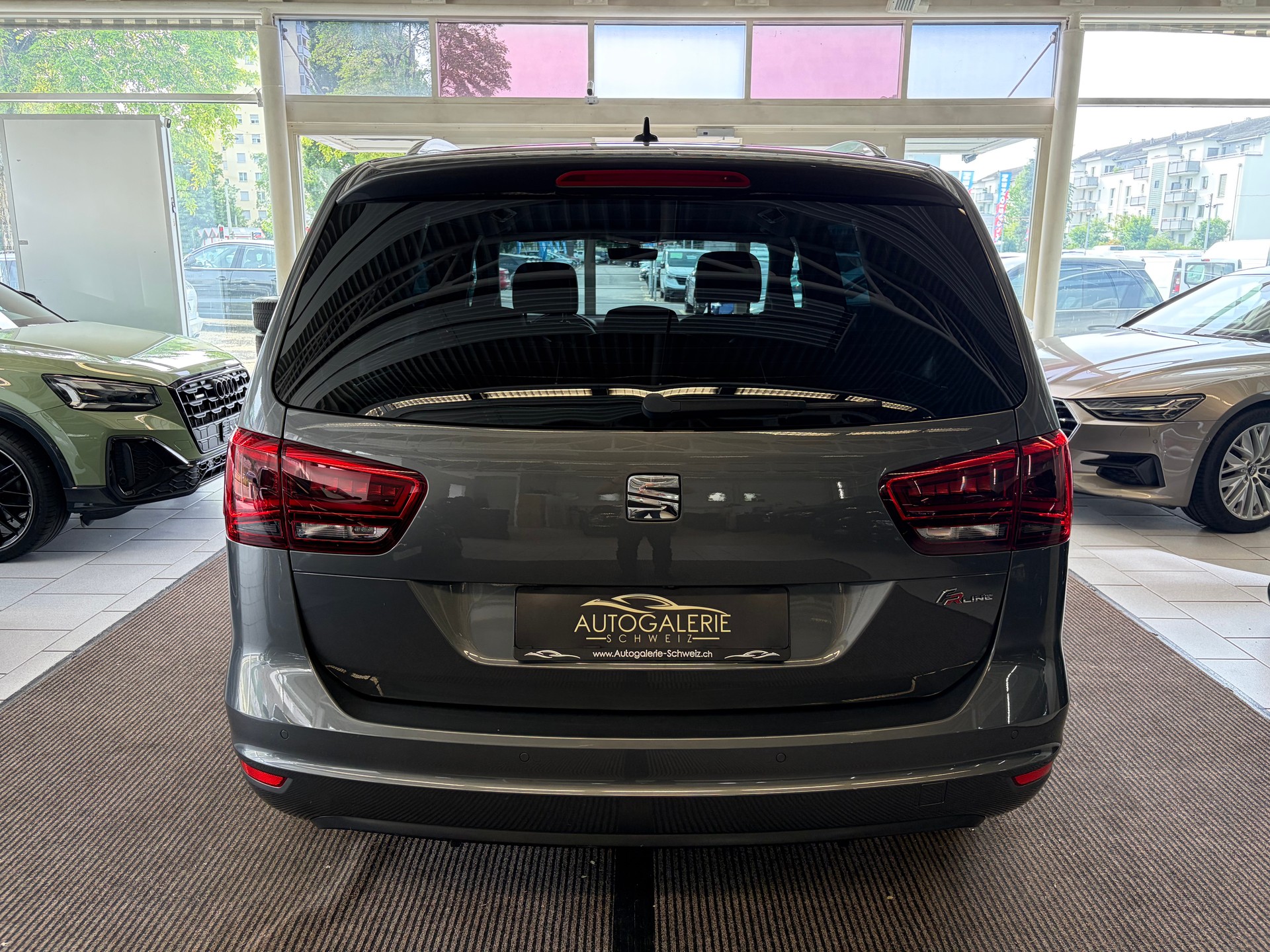 SEAT Alhambra 2.0 TSI FR Line DSG | CH Fahrzeug | Massage & Memory | Elektr. Türen | Family mit Kindersitz |-image-25