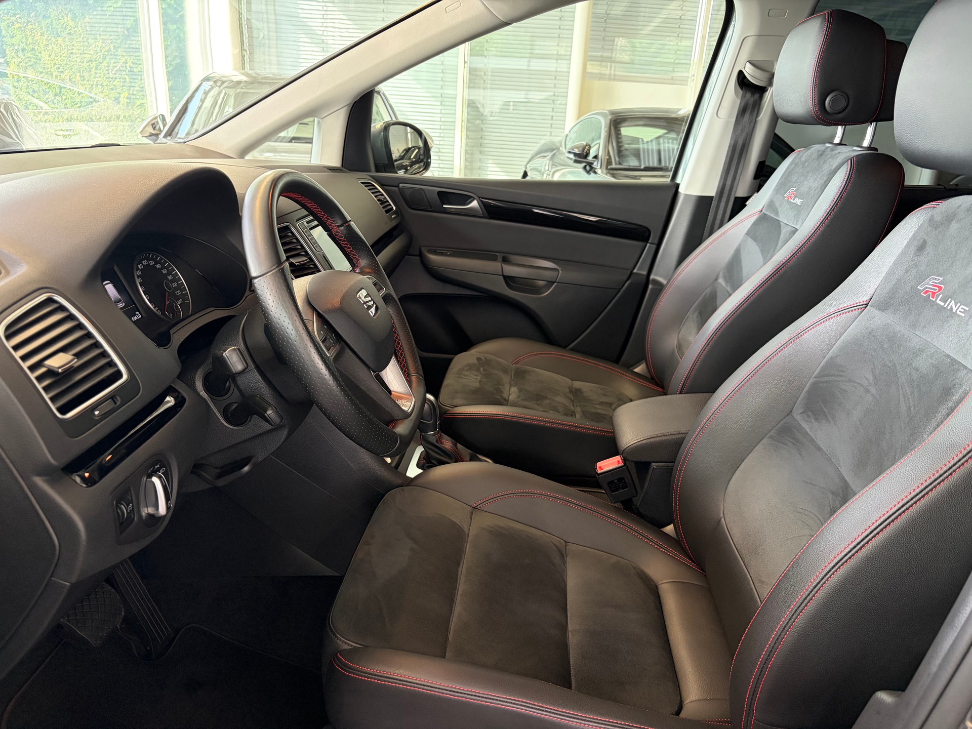 SEAT Alhambra 2.0 TSI FR Line DSG | CH Fahrzeug | Massage & Memory | Elektr. Türen | Family mit Kindersitz |-image-11