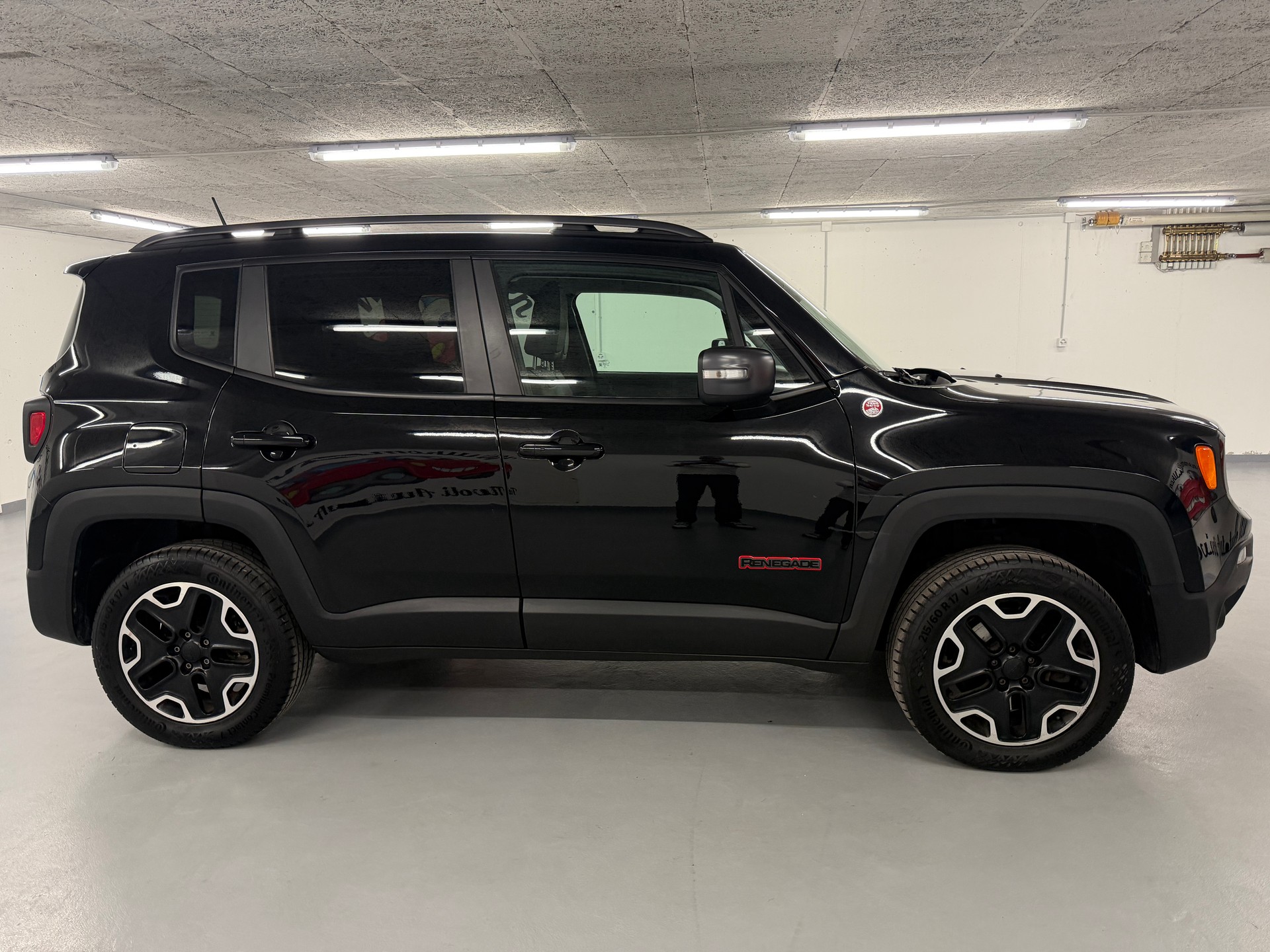 JEEP Renegade 2.0 CRD Trailhawk AWD + Low Range 9ATX-showroom-element-3