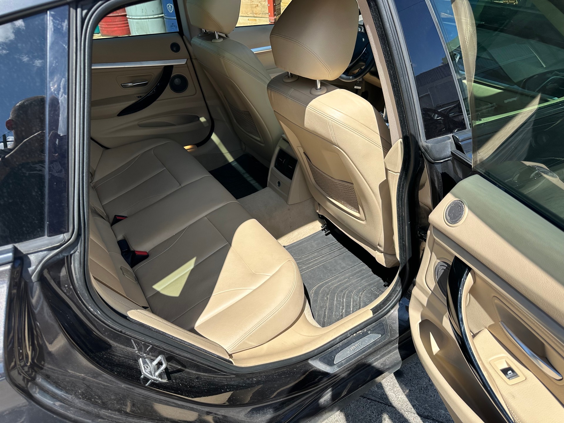 BMW 320d GT xDrive Sport Line Steptronic-image-10