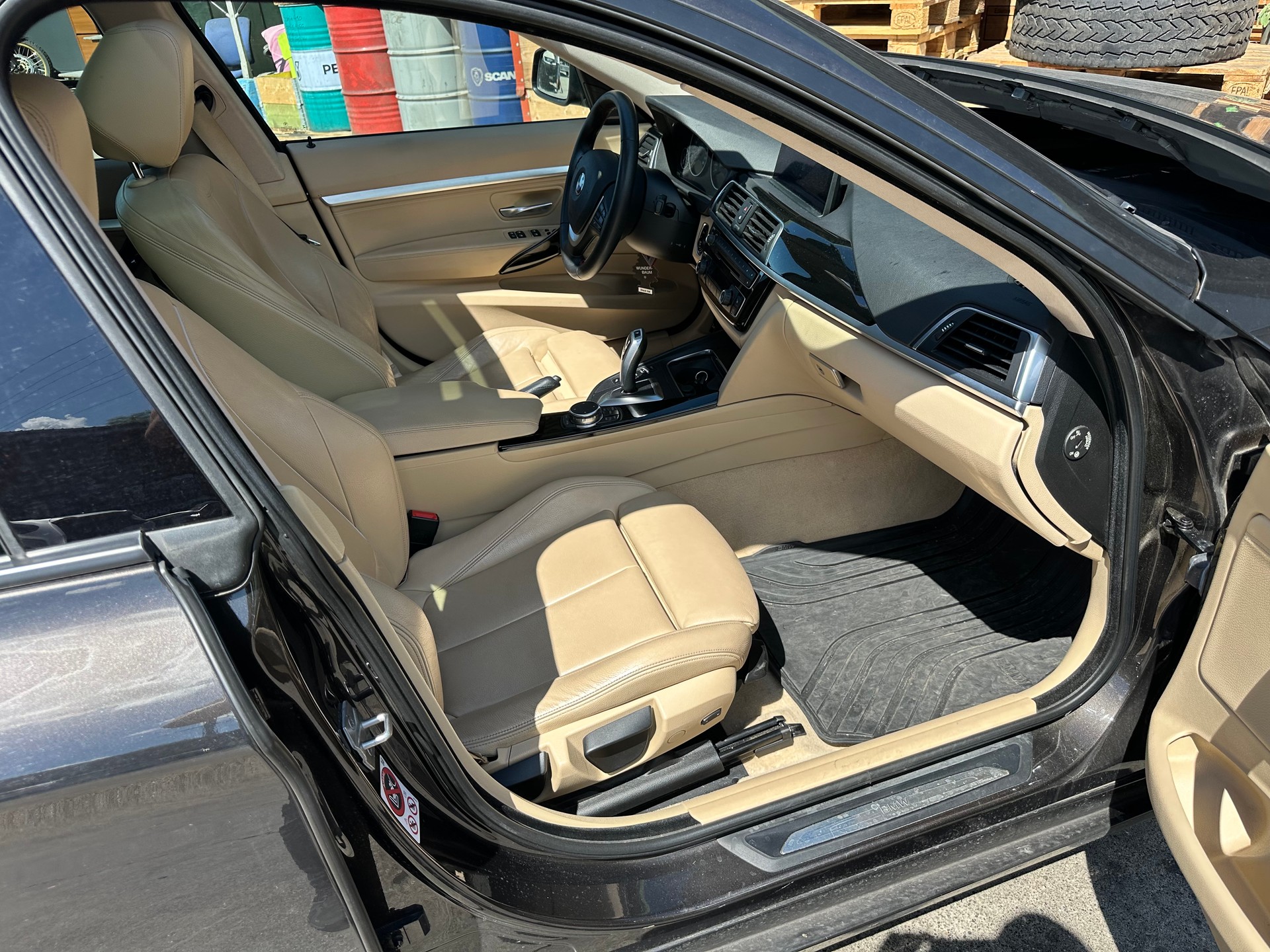 BMW 320d GT xDrive Sport Line Steptronic-image-14