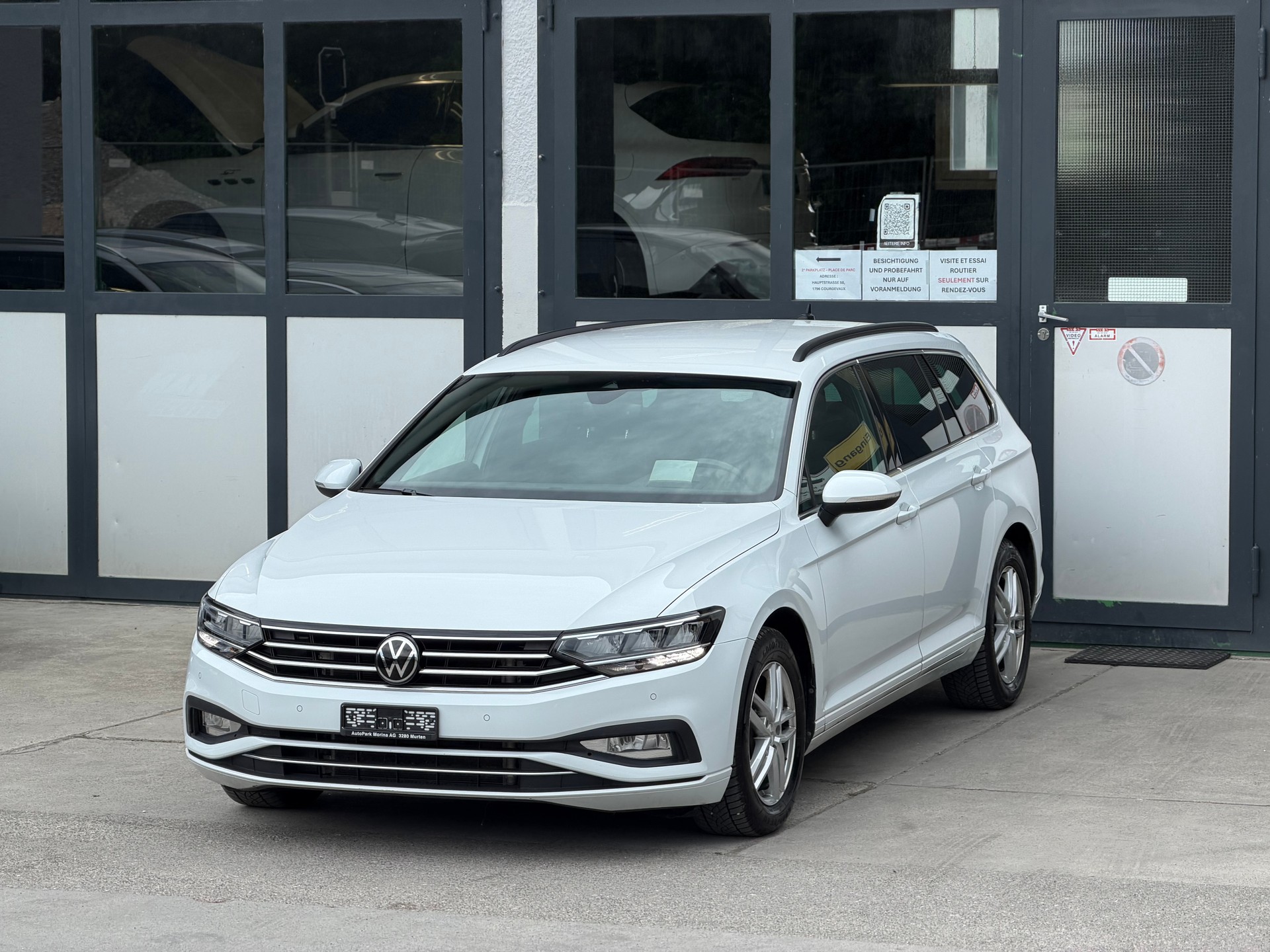 VW Passat 2.0 TDI BMT Business 4Motion DSG-showroom-element-1