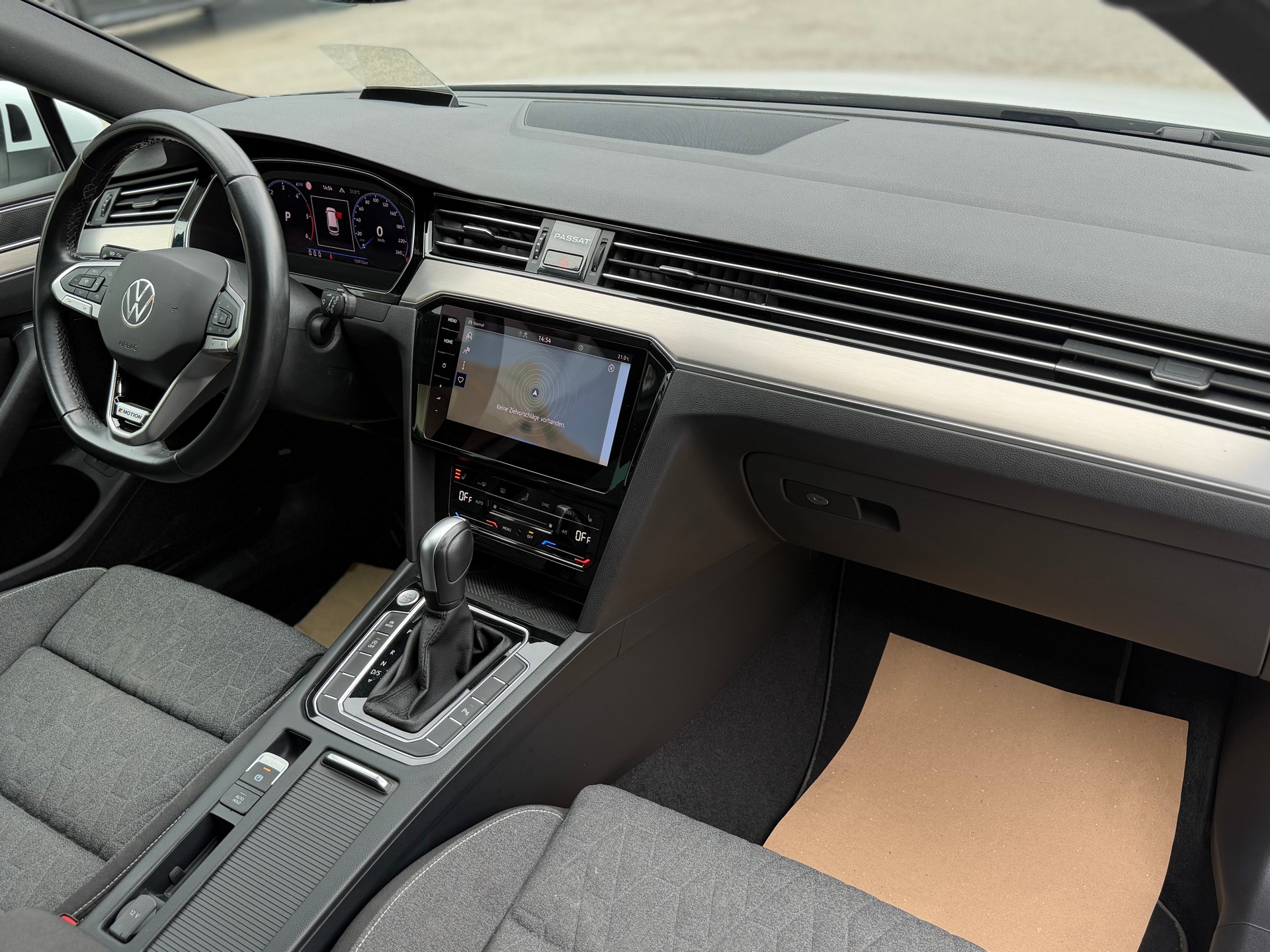 VW Passat 2.0 TDI BMT Business 4Motion DSG-image-15
