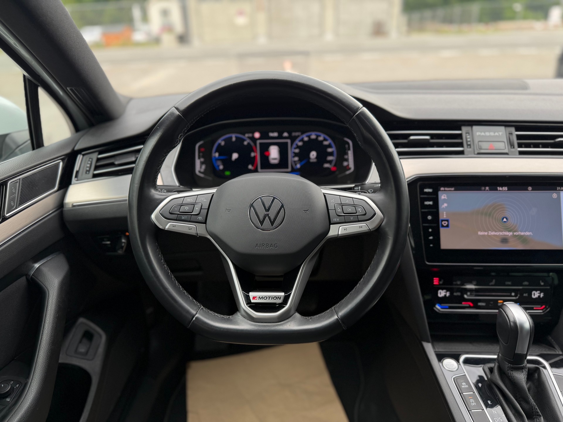 VW Passat 2.0 TDI BMT Business 4Motion DSG-image-16