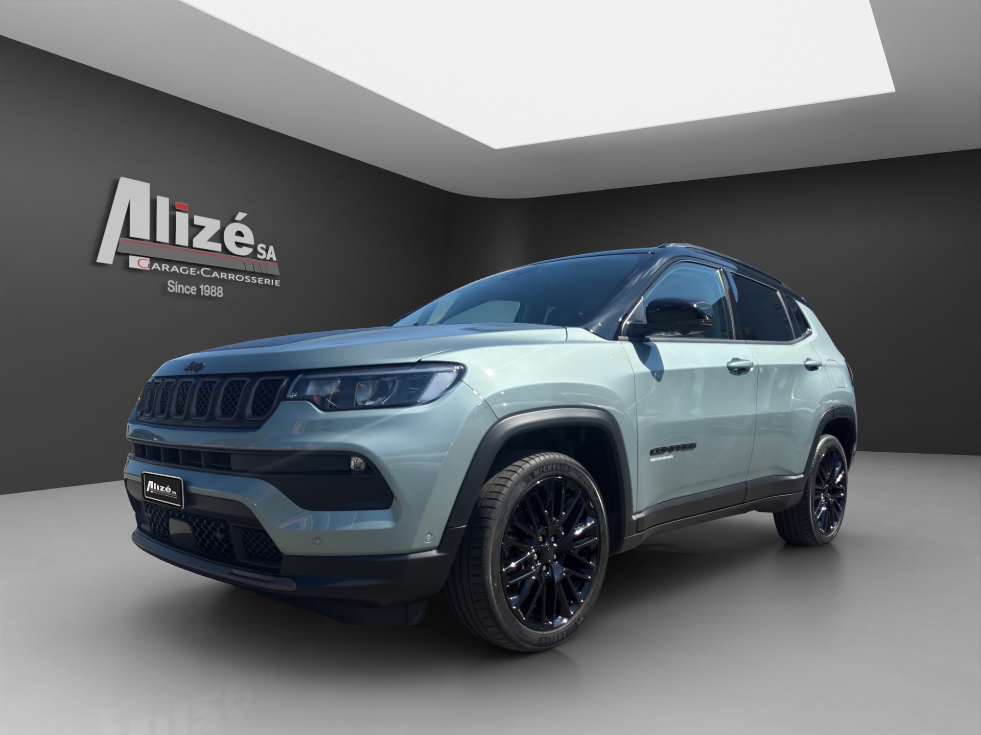 JEEP Compass 1.3 T PHEV Upland Plus Sky AWD-showroom-element-2