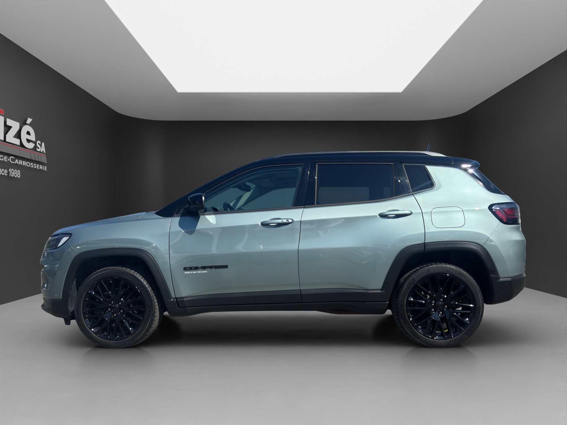 JEEP Compass 1.3 T PHEV Upland Plus Sky AWD-showroom-element-3