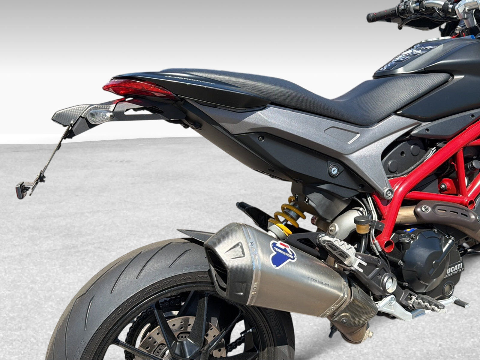 DUCATI 821 Hypermotard-image-4