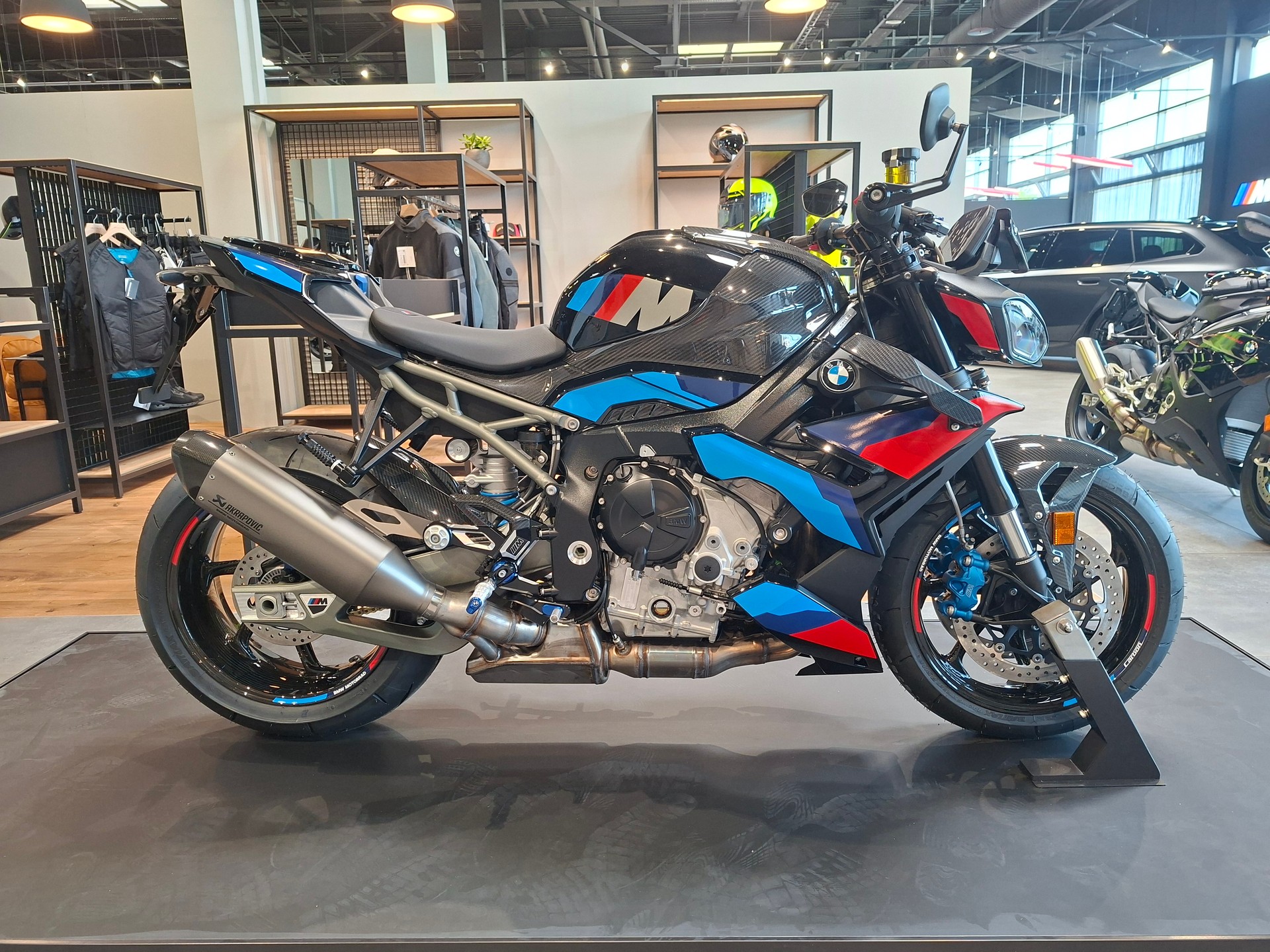 BMW M 1000 R-image-0