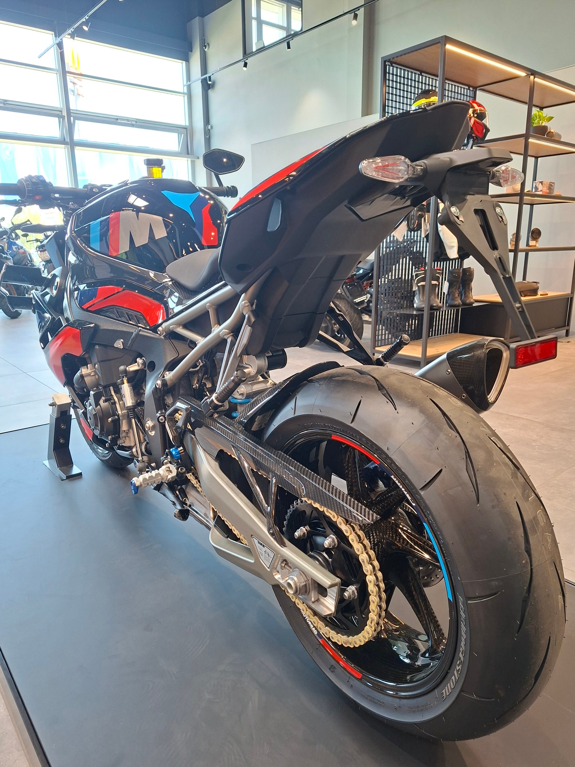 BMW M 1000 R-image-5