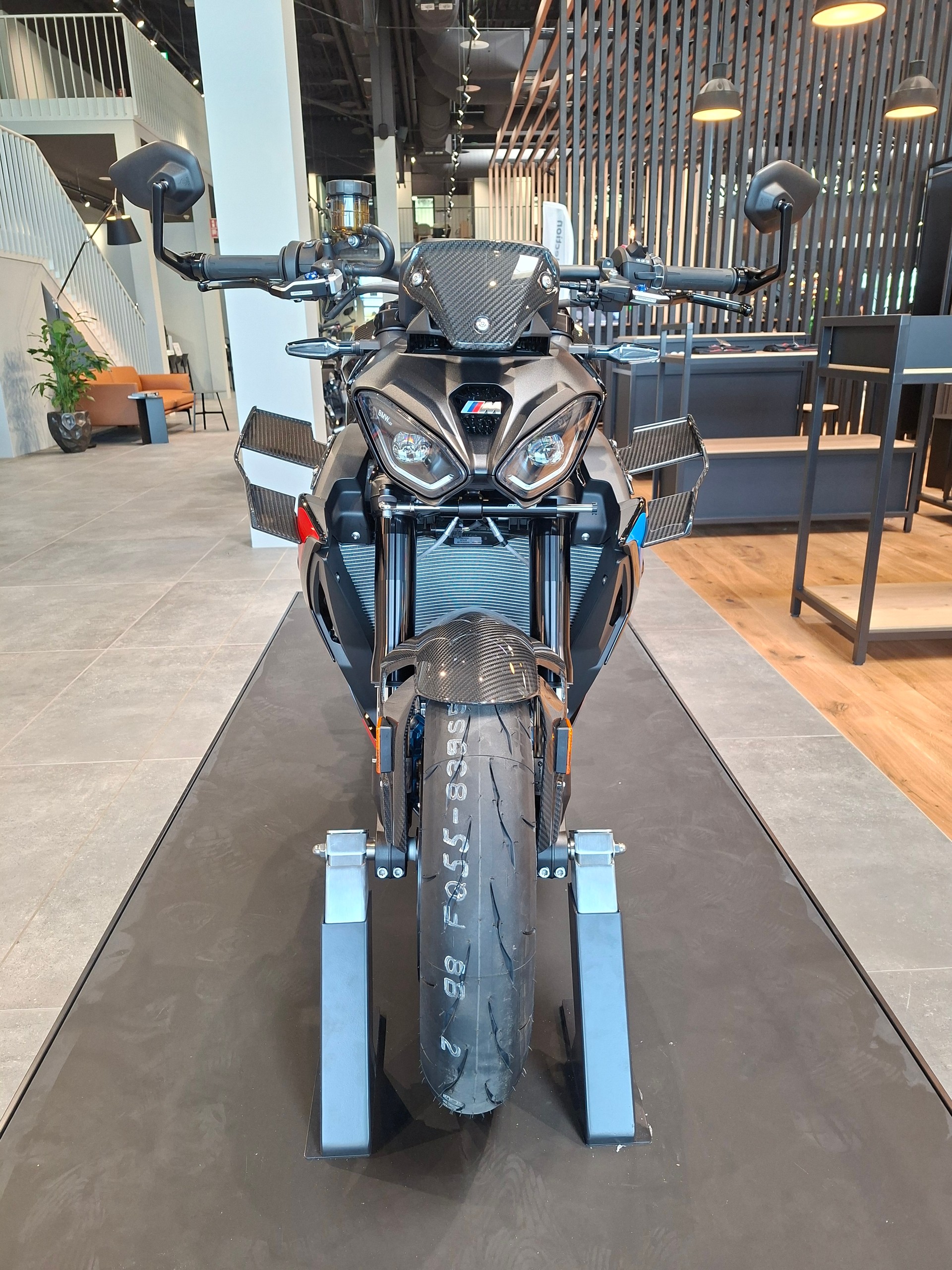 BMW M 1000 R-image-4