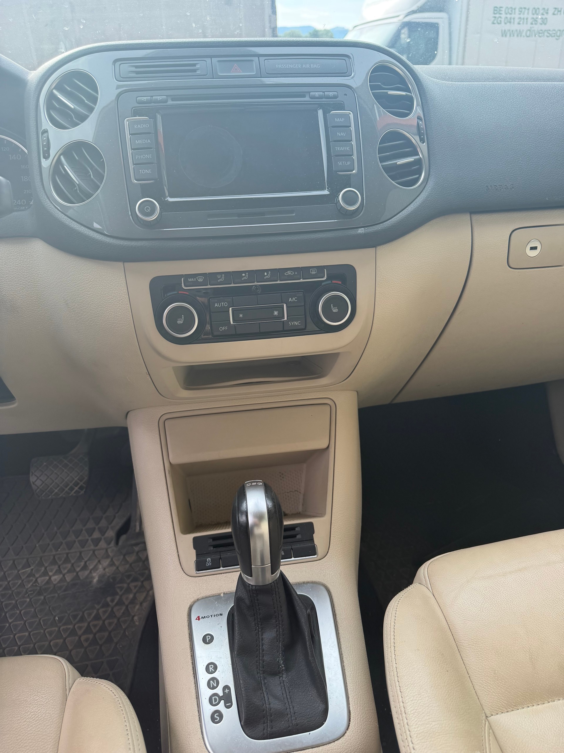 VW Tiguan 2.0 TSI Sport&Style 4Motion DSG-image-9
