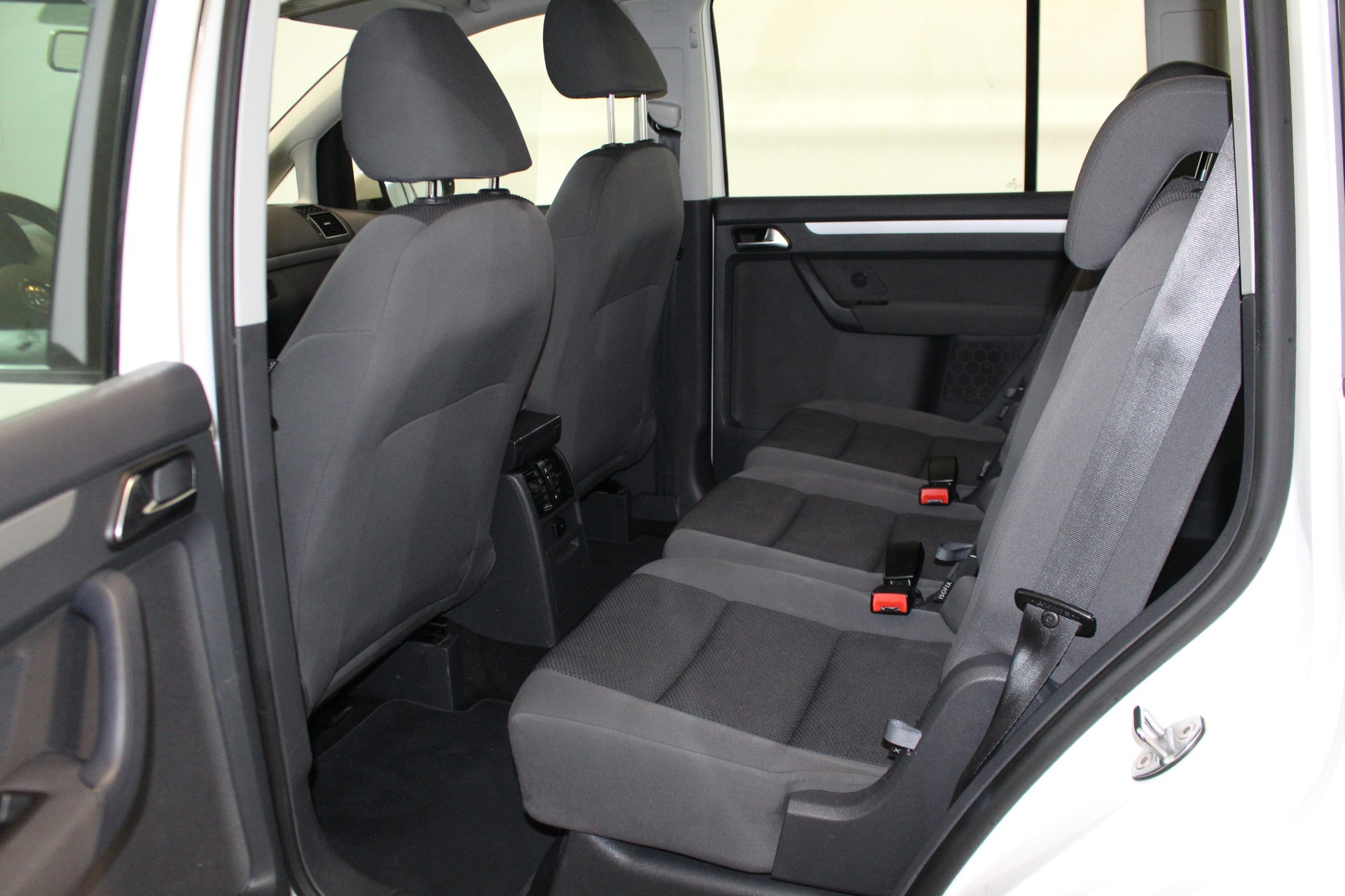 VW Touran 1.6 TDI BlueMT Trendline DSG-image-25