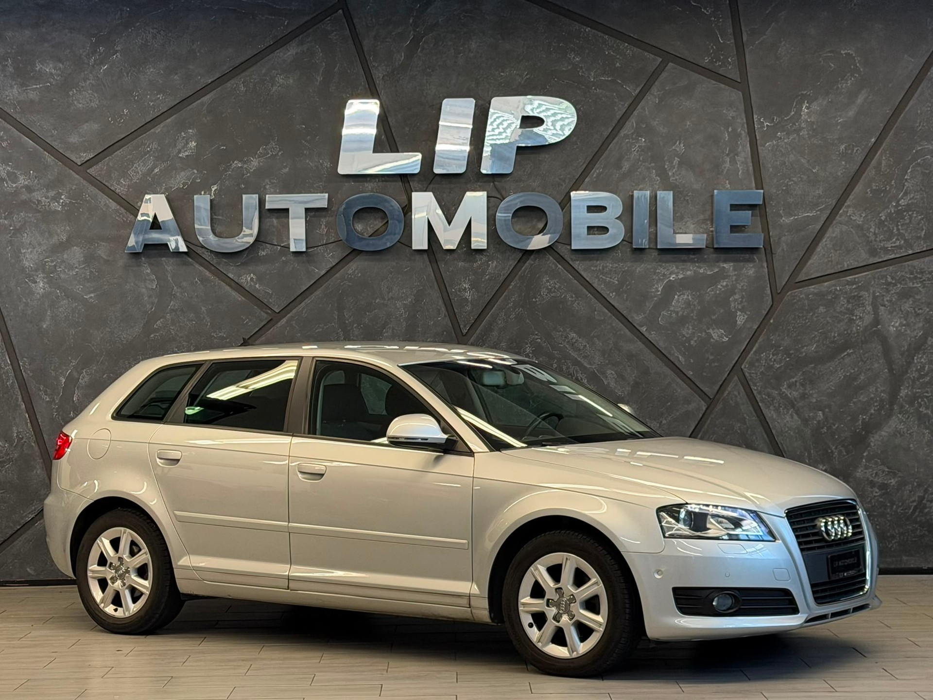 AUDI A3 Sportback 1.4 TFSI Ambiente S-tronic-showroom-element-2