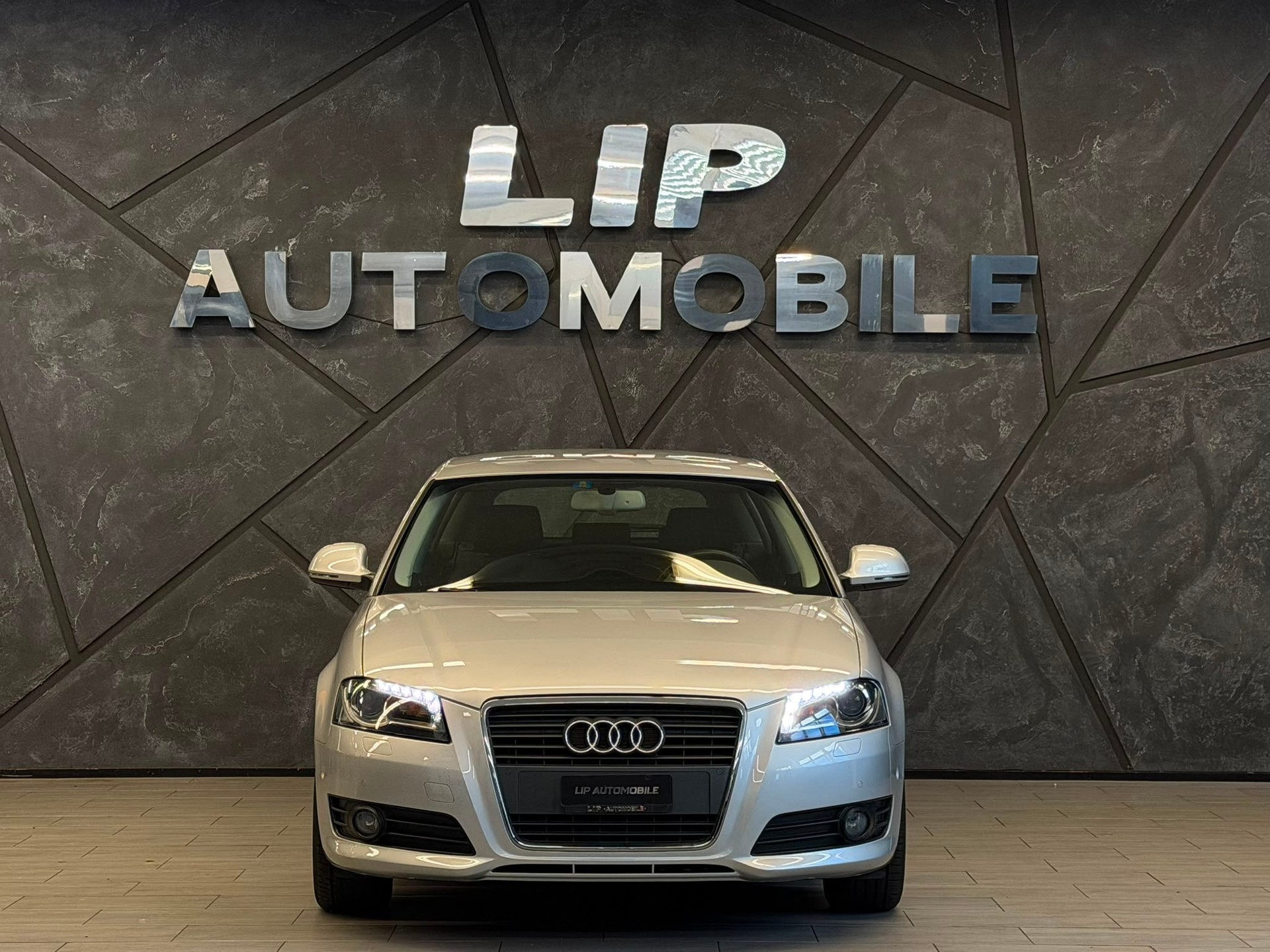 AUDI A3 Sportback 1.4 TFSI Ambiente S-tronic-showroom-element-1