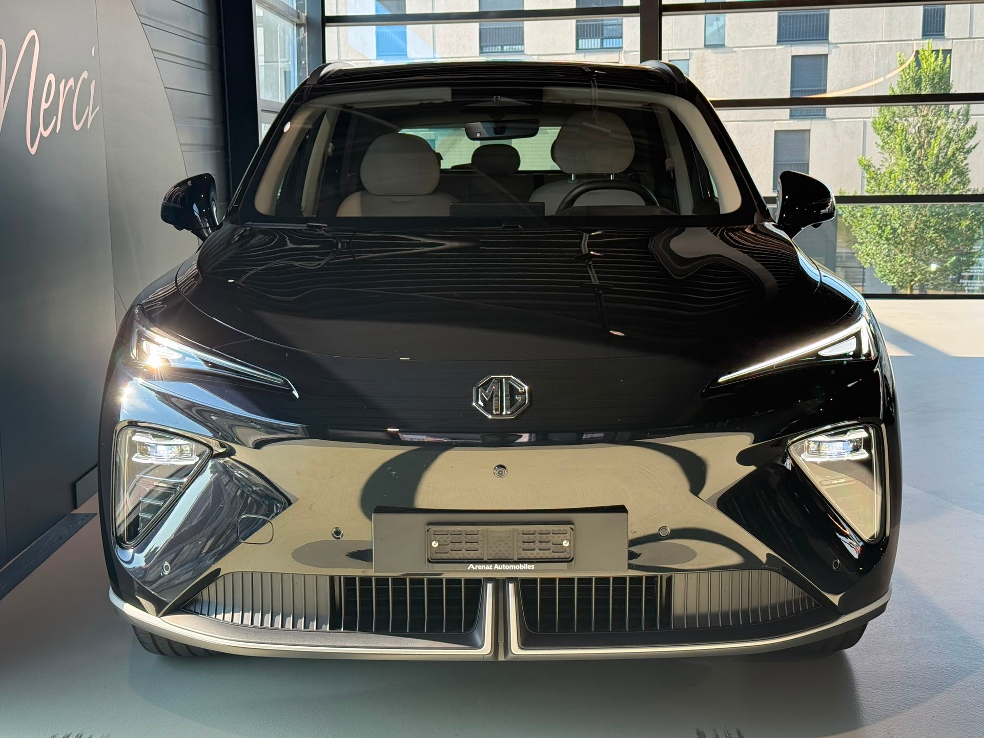 MG S6 EV 77kWh Luxury AWD-showroom-element-2