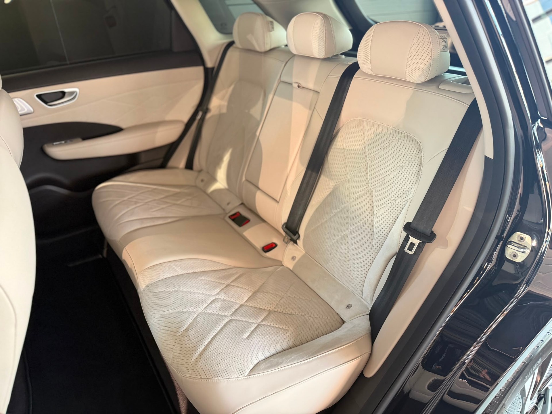 MG S6 EV 77kWh Luxury AWD-image-8