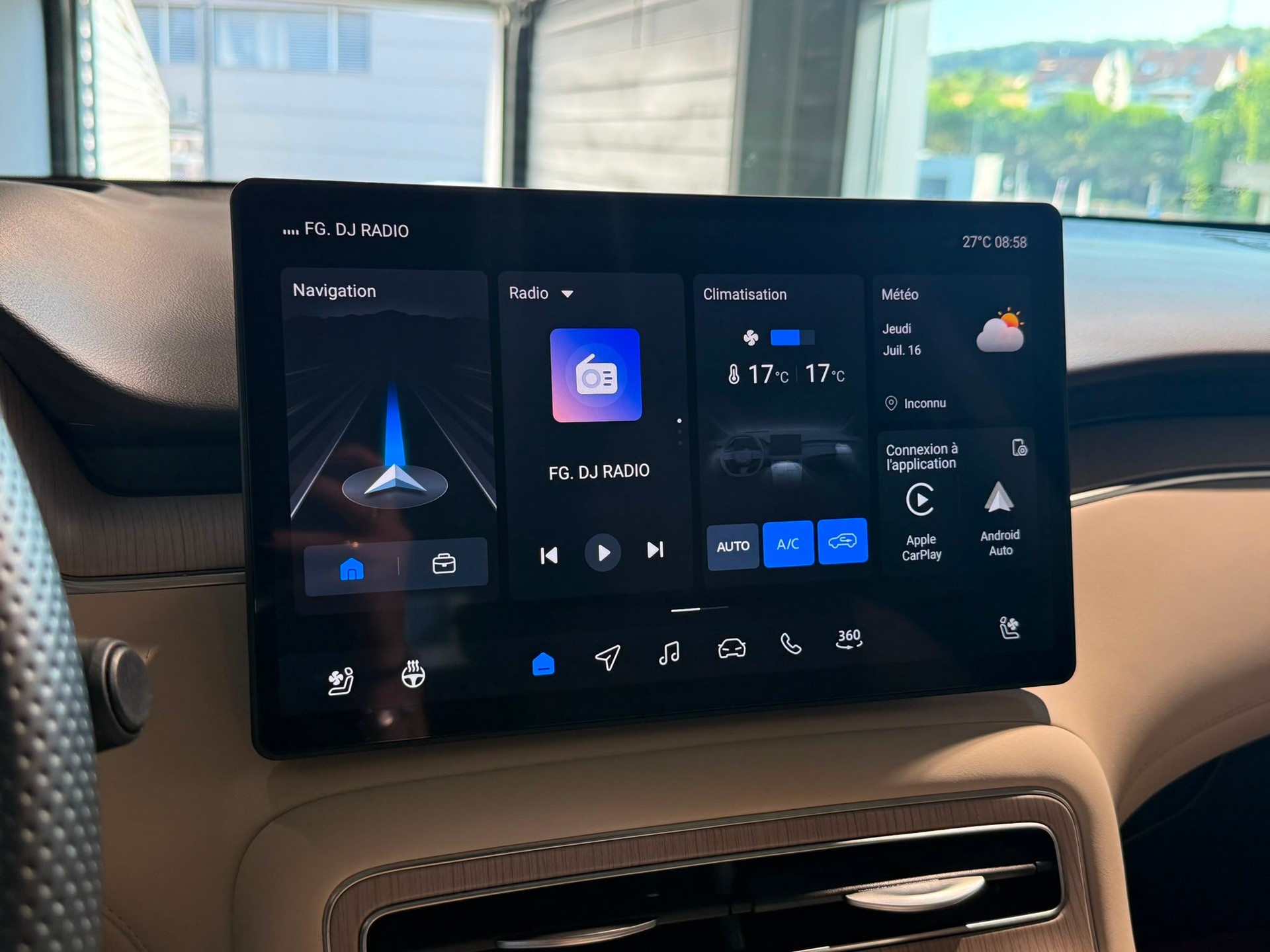 MG S6 EV 77kWh Luxury AWD-image-18