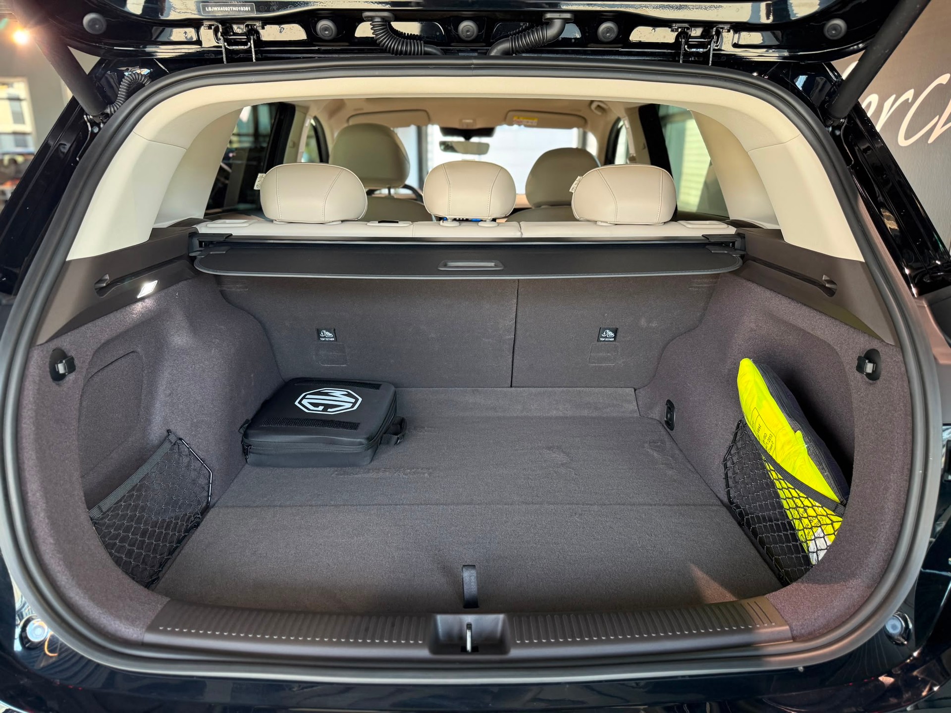 MG S6 EV 77kWh Luxury AWD-image-27