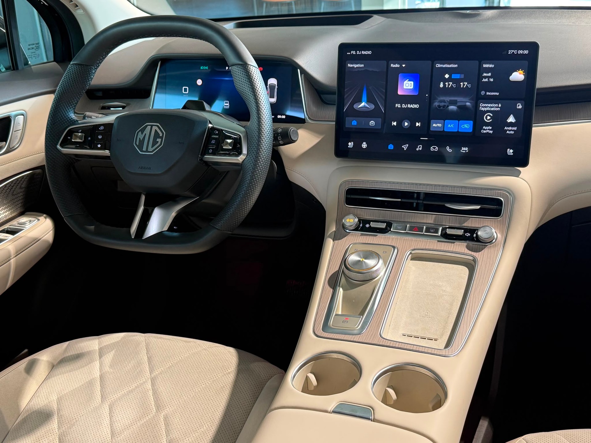 MG S6 EV 77kWh Luxury AWD-image-13