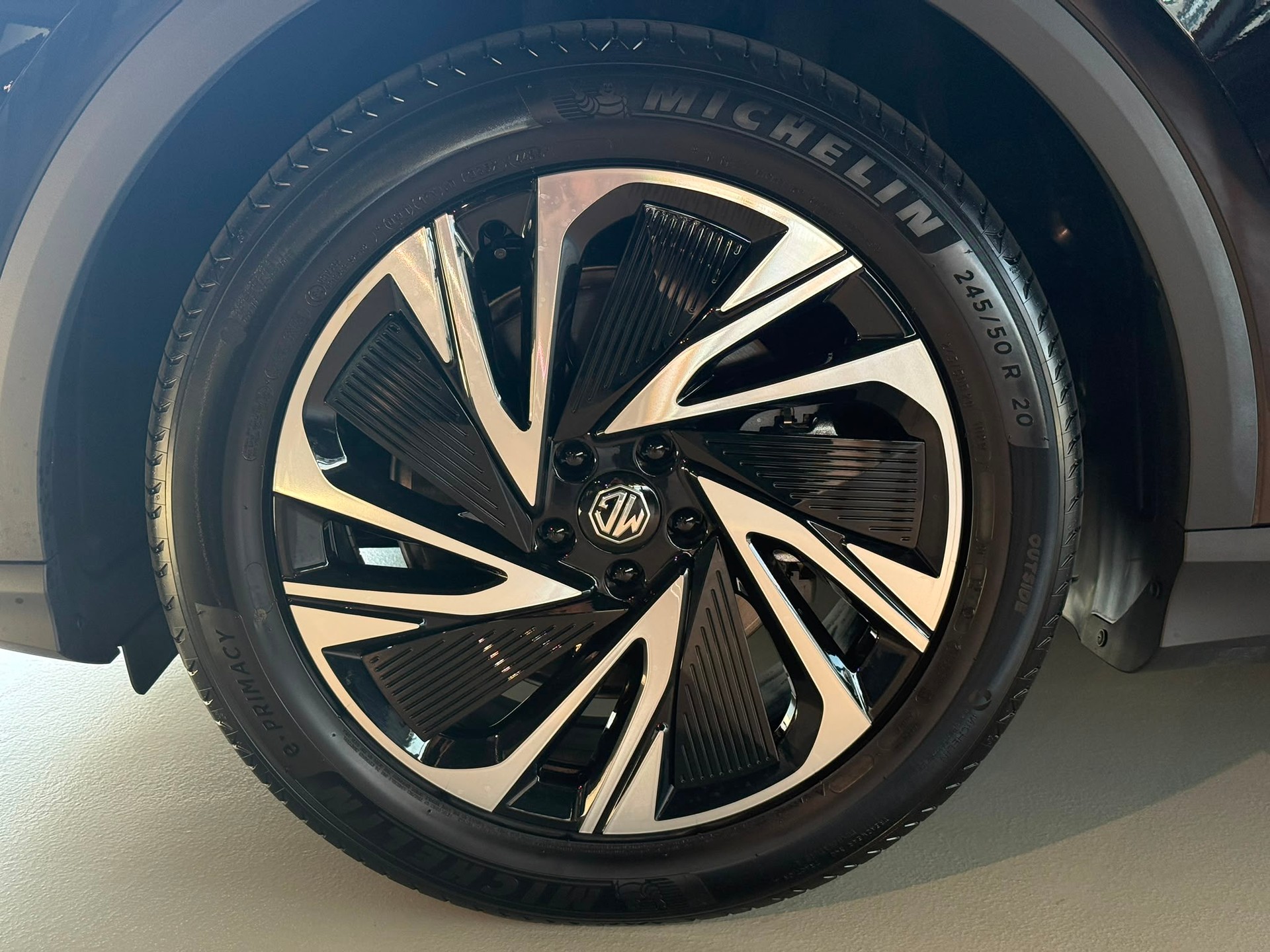 MG S6 EV 77kWh Luxury AWD-image-26