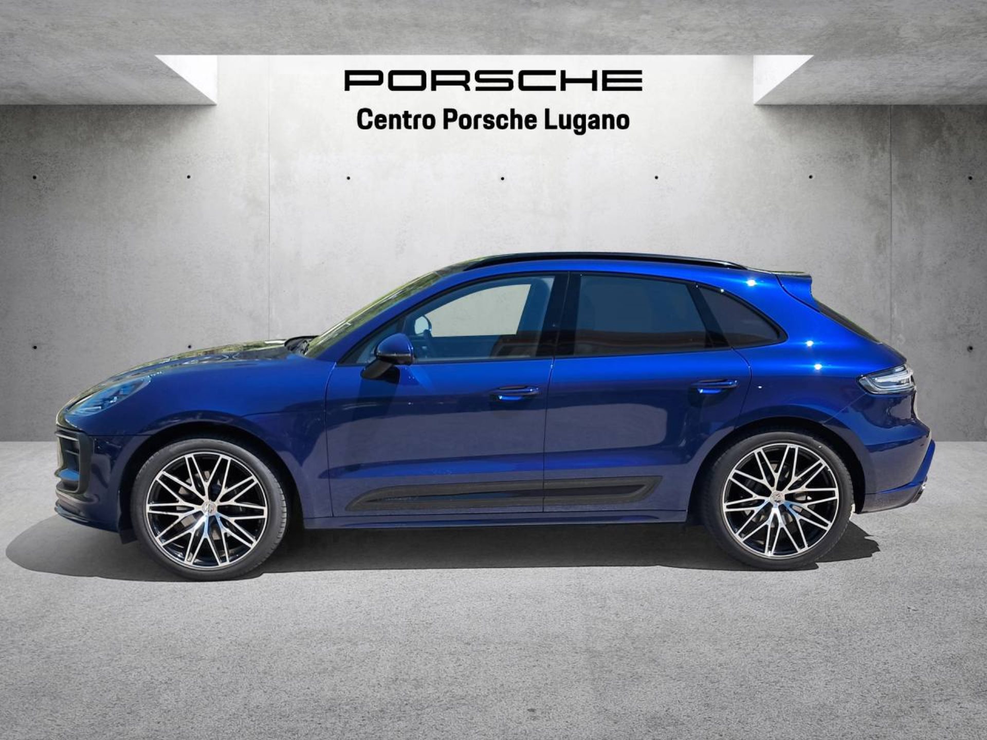 PORSCHE Macan T (MY23)-showroom-element-1