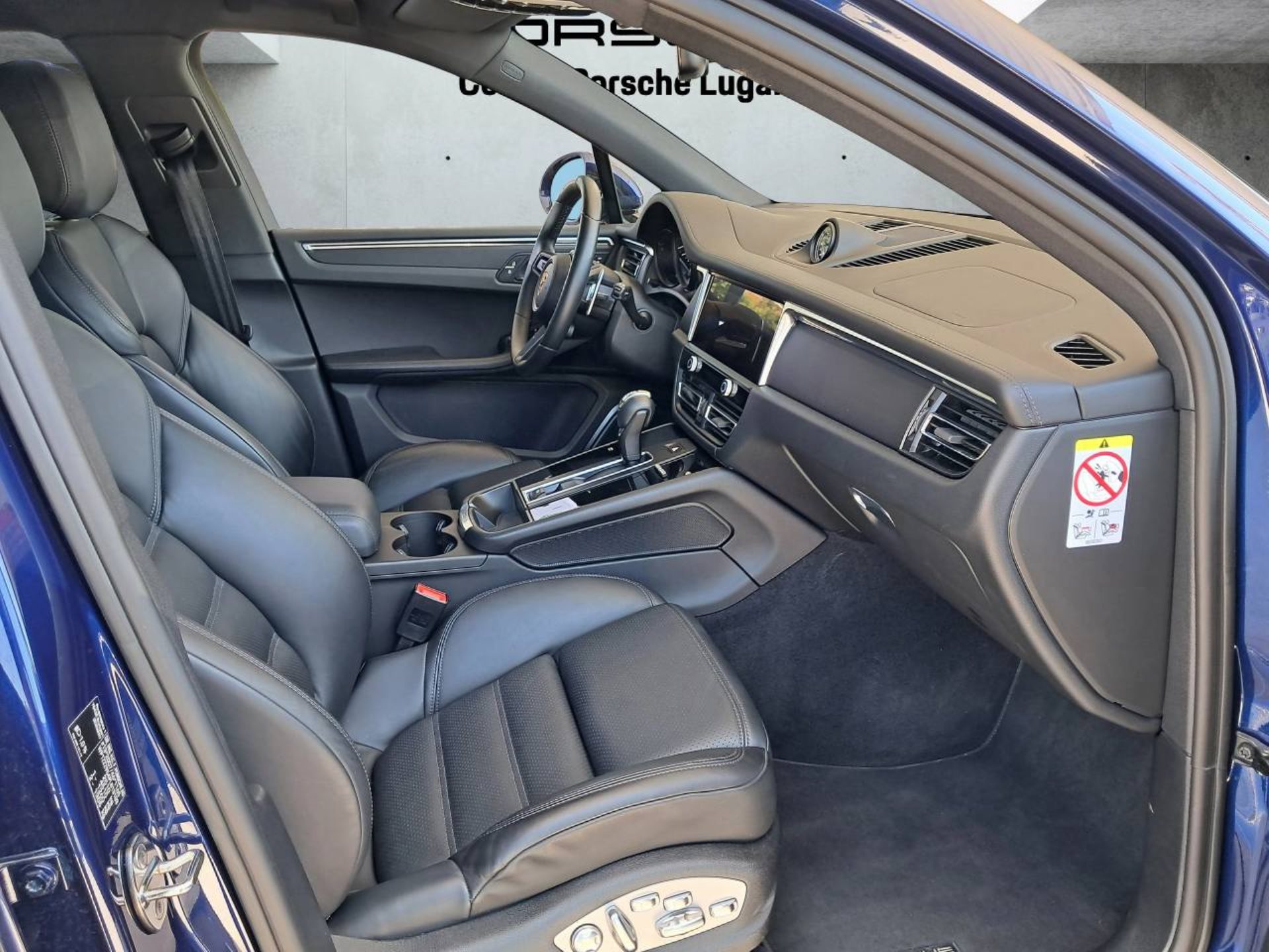 PORSCHE Macan T (MY23)-image-13