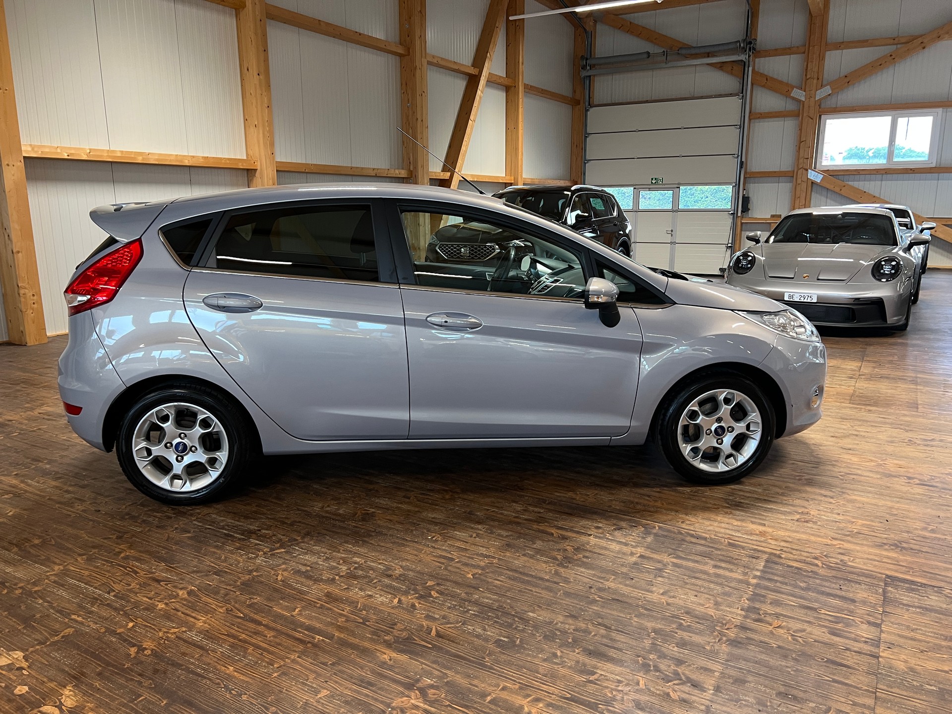 FORD Fiesta 1.4 16V Titanium-showroom-element-3