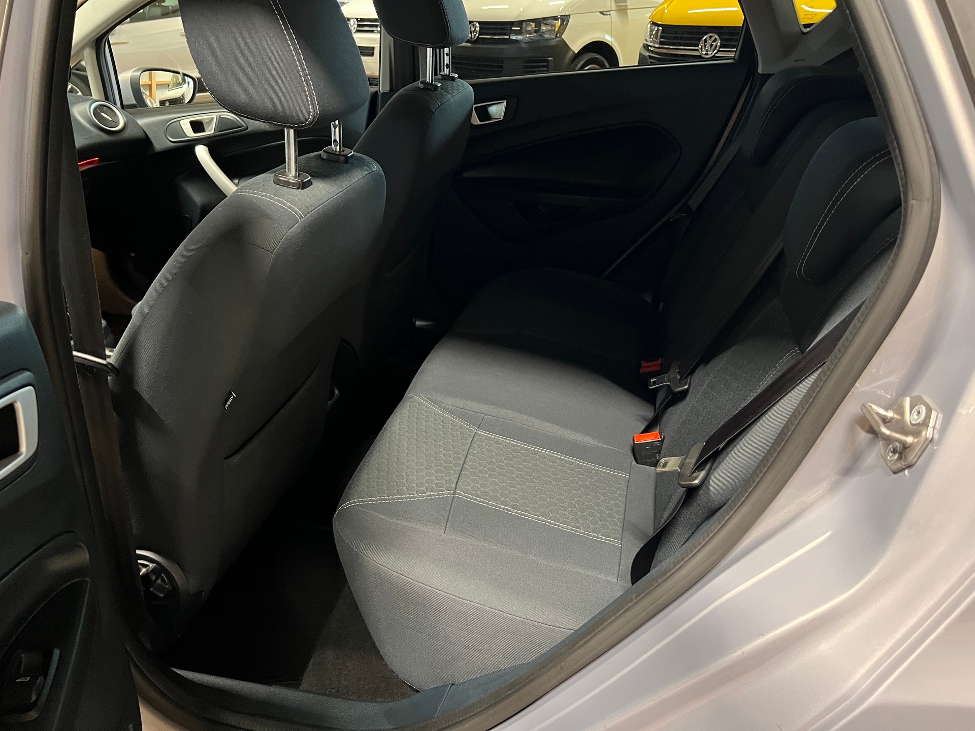 FORD Fiesta 1.4 16V Titanium-image-12