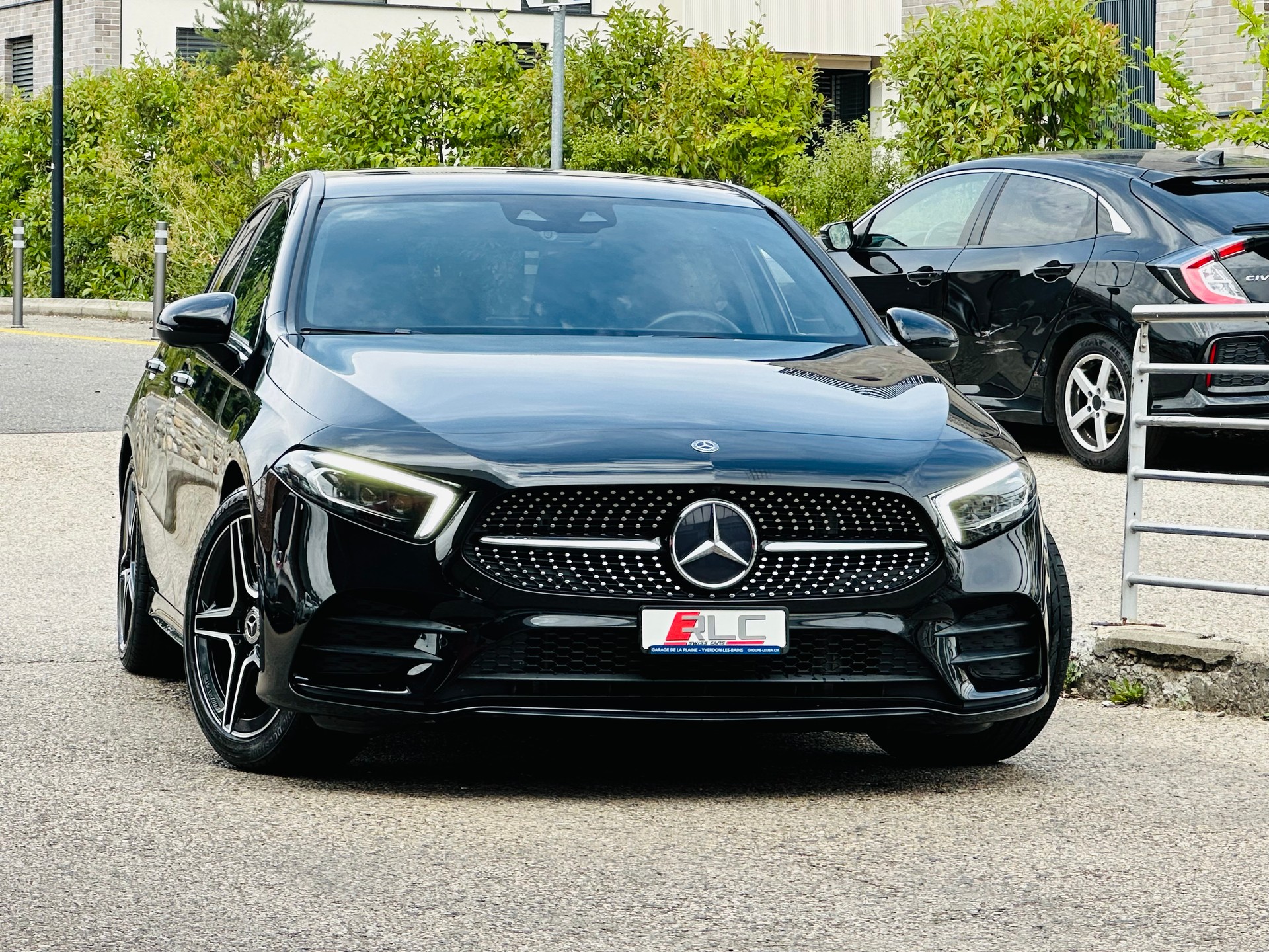 MERCEDES-BENZ A 220 AMG Line 7G-DCT 4Matic-image-4