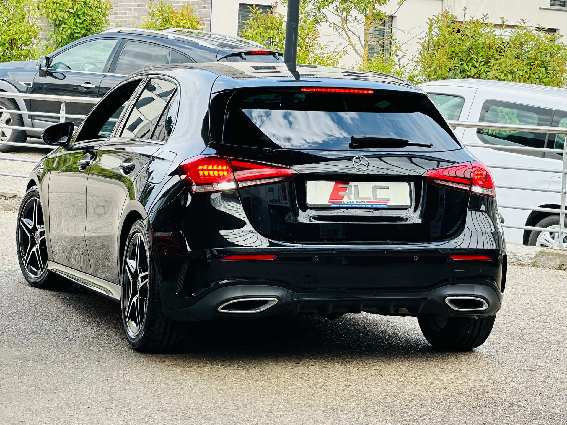 MERCEDES-BENZ A 220 AMG Line 7G-DCT 4Matic-image-13