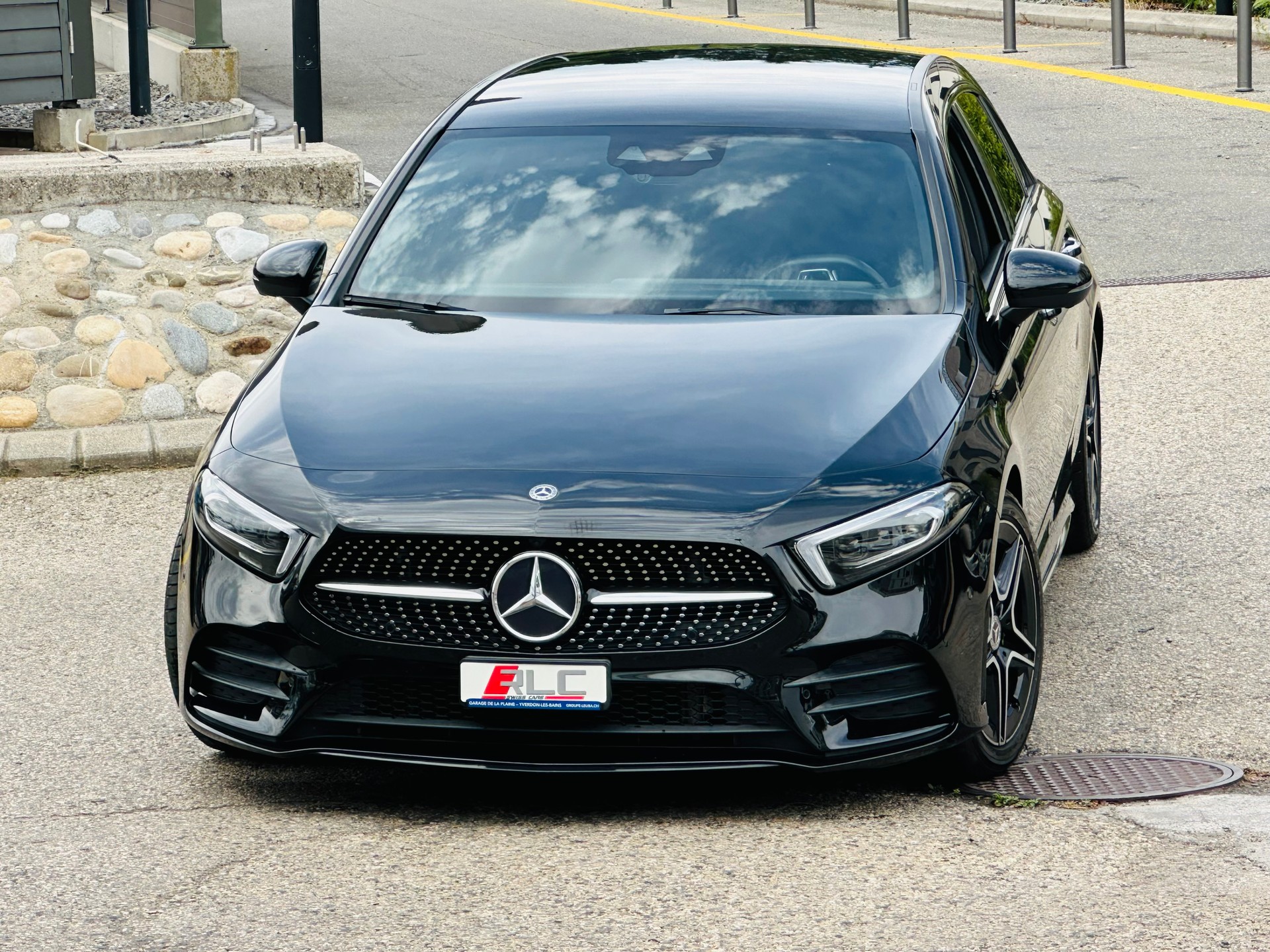 MERCEDES-BENZ A 220 AMG Line 7G-DCT 4Matic-showroom-element-1
