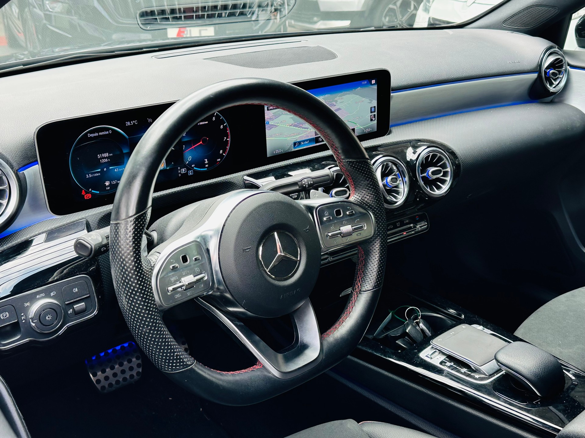 MERCEDES-BENZ A 220 AMG Line 7G-DCT 4Matic-image-19