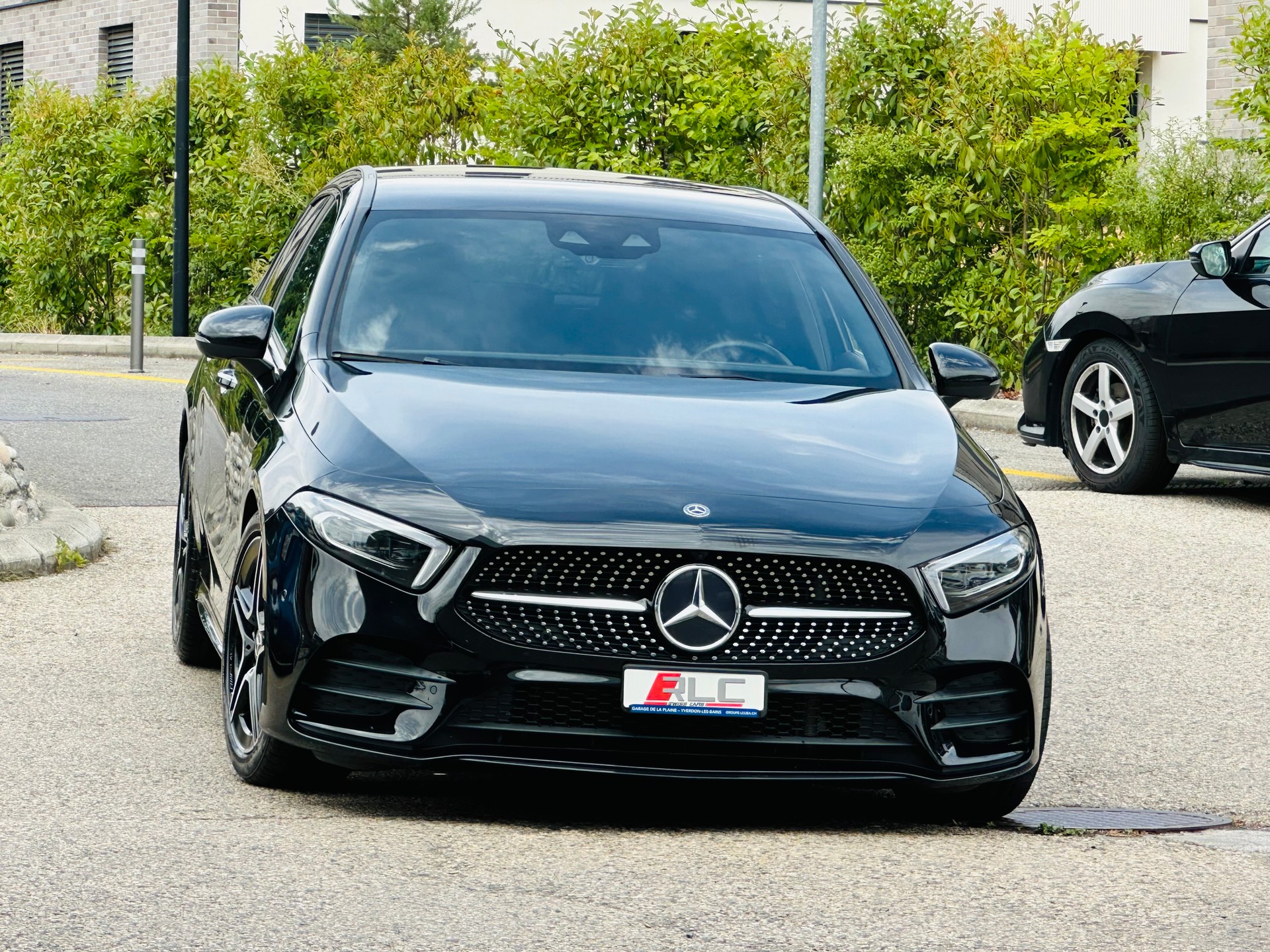 MERCEDES-BENZ A 220 AMG Line 7G-DCT 4Matic-showroom-element-2