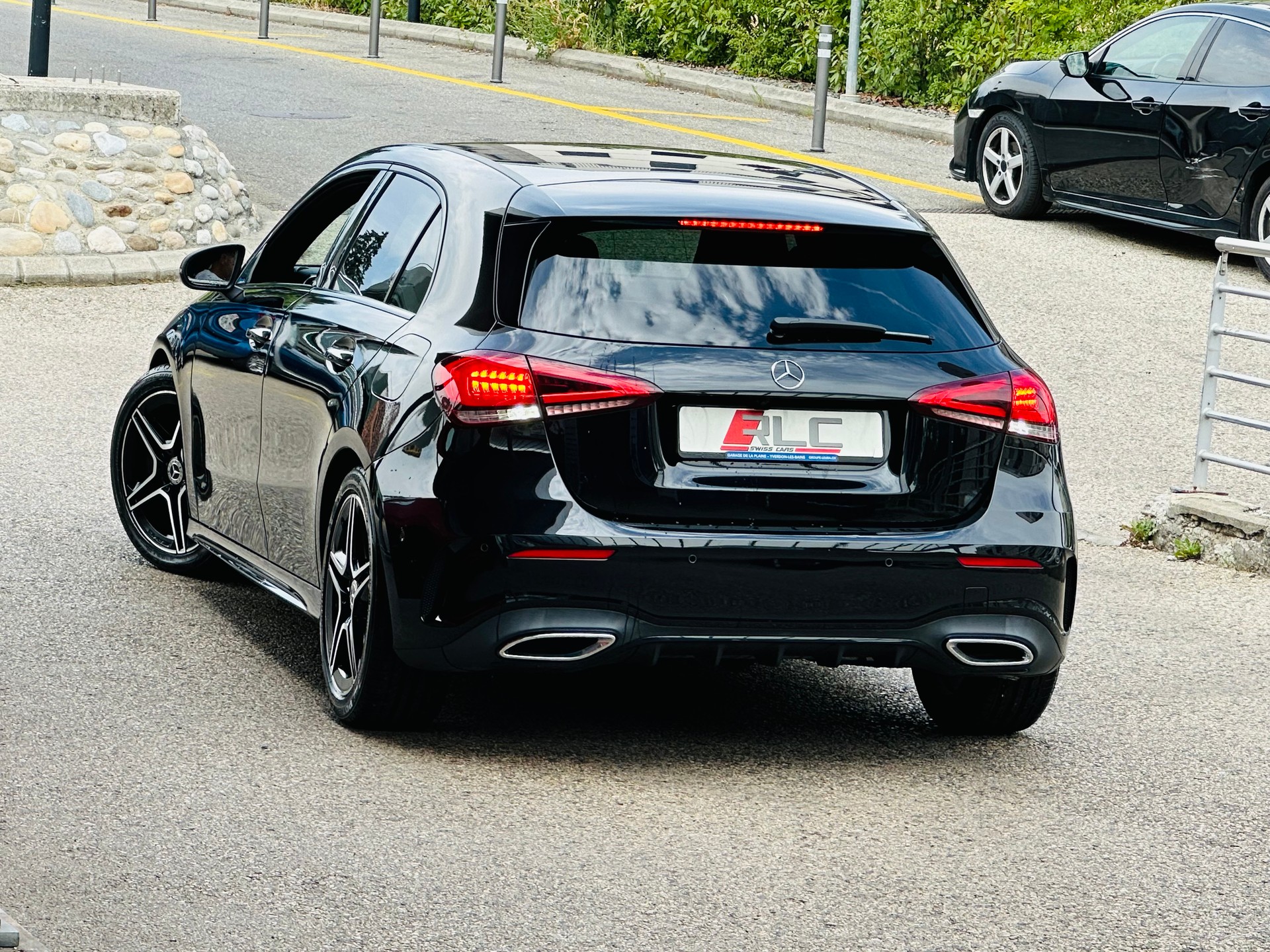 MERCEDES-BENZ A 220 AMG Line 7G-DCT 4Matic-image-15
